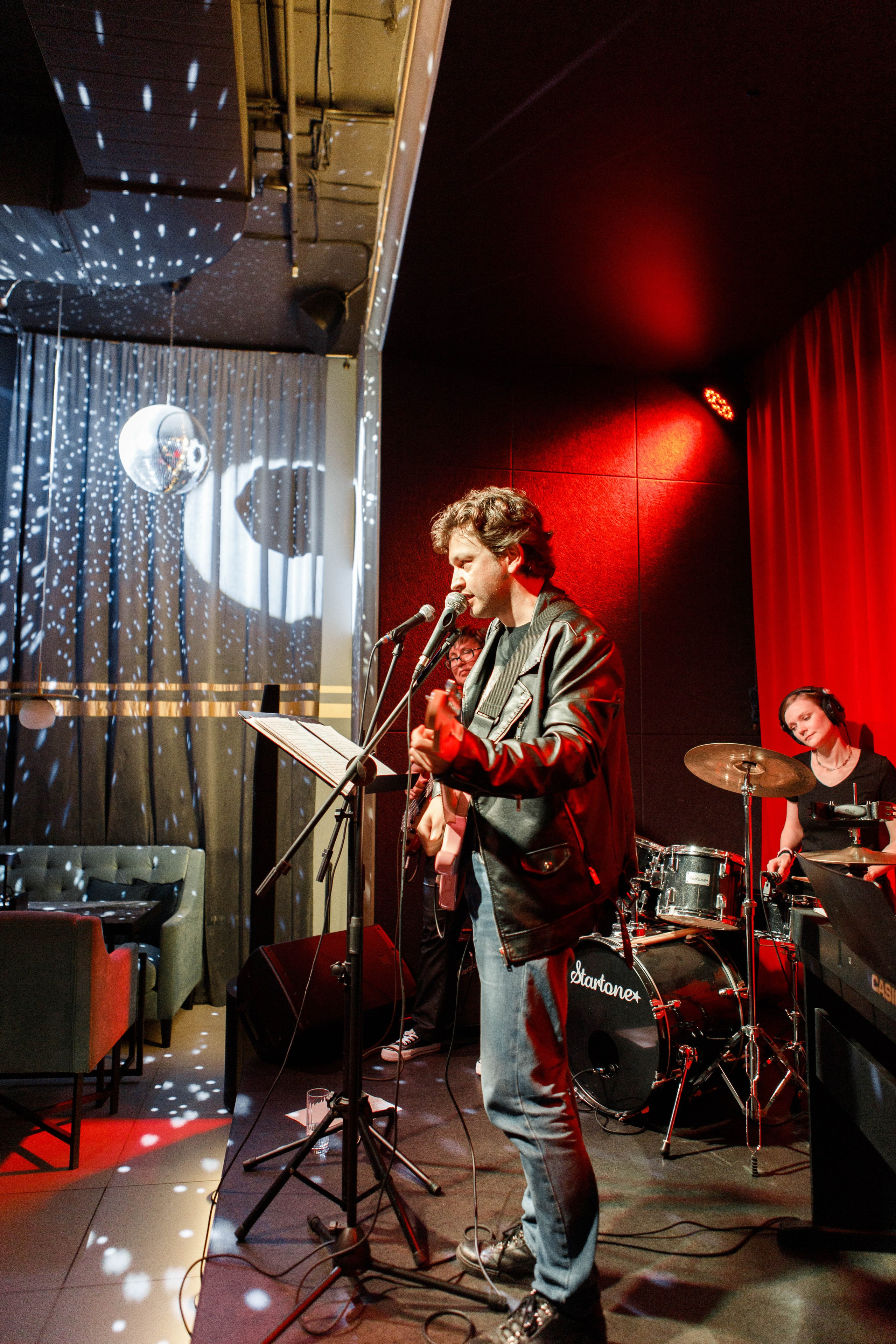 Караоке-бар «Опера». Фотограф Екатеринбург Яна Язовская