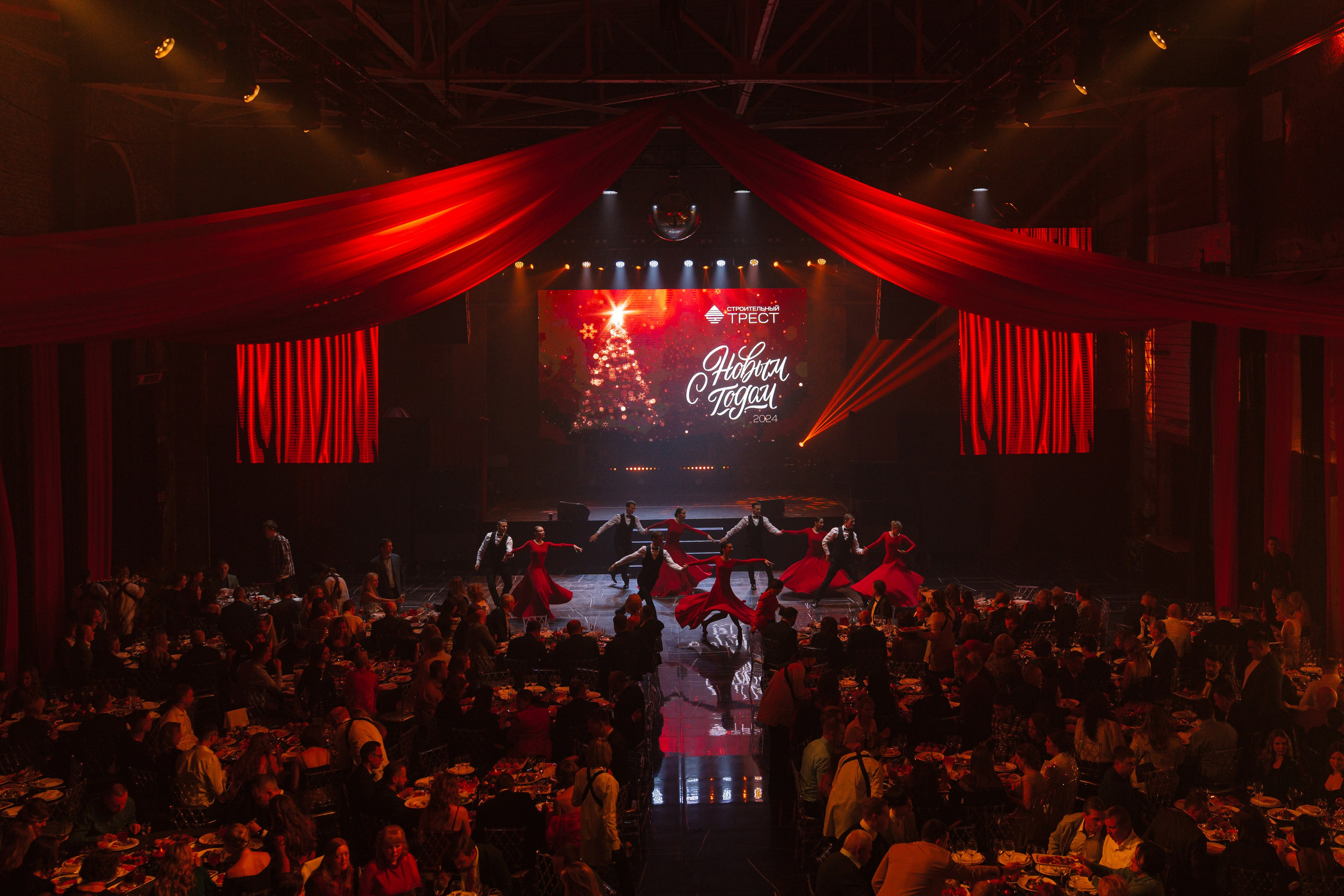 Новогодний корпоратив. КОРПОРАТИВНЫЙ, ИМИДЖЕВЫЙ И РЕПОРТАЖНЫЙ ФОТОГРАФ МАКСИМ МЕШ