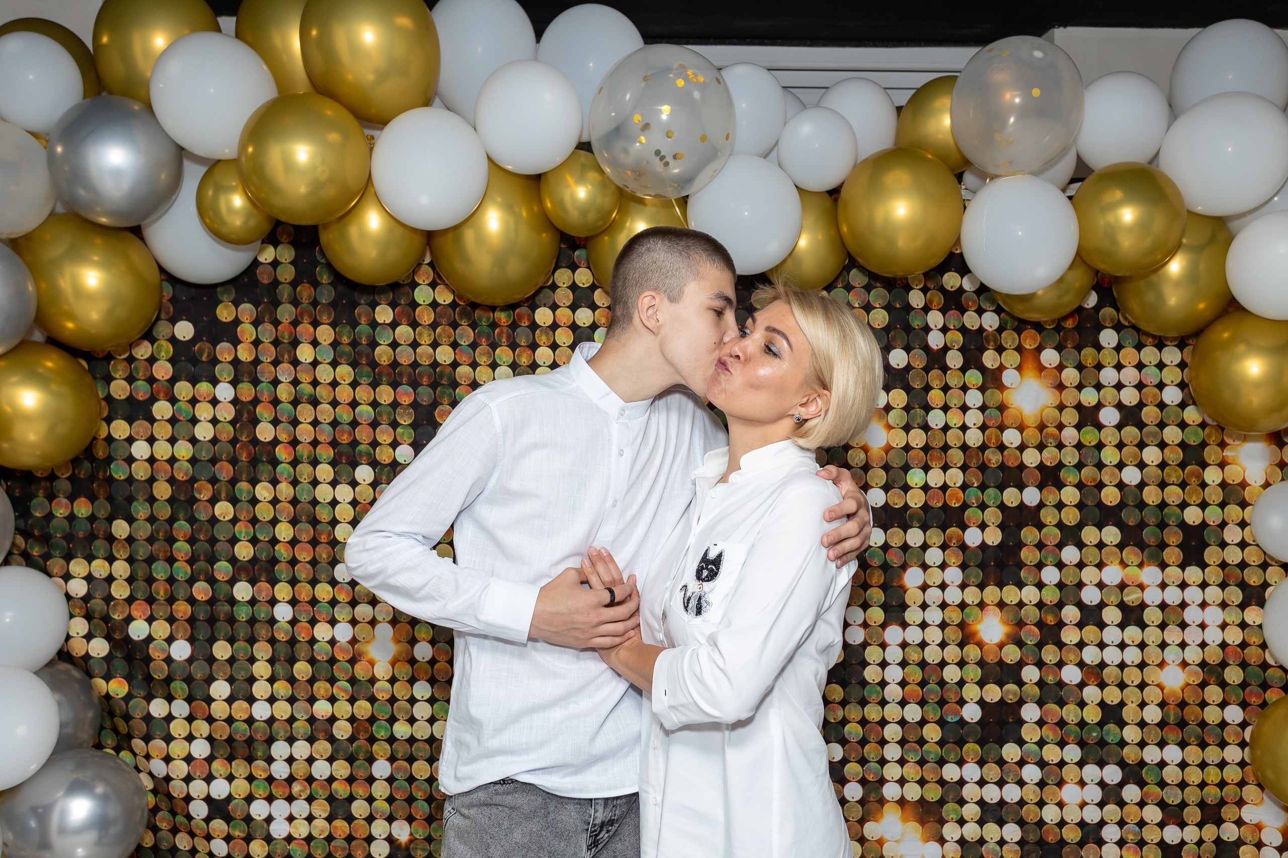 Вручение аттестата и выпускной вечер. Выпускные альбомы Майкоп, Краснодар Елена Золотарева