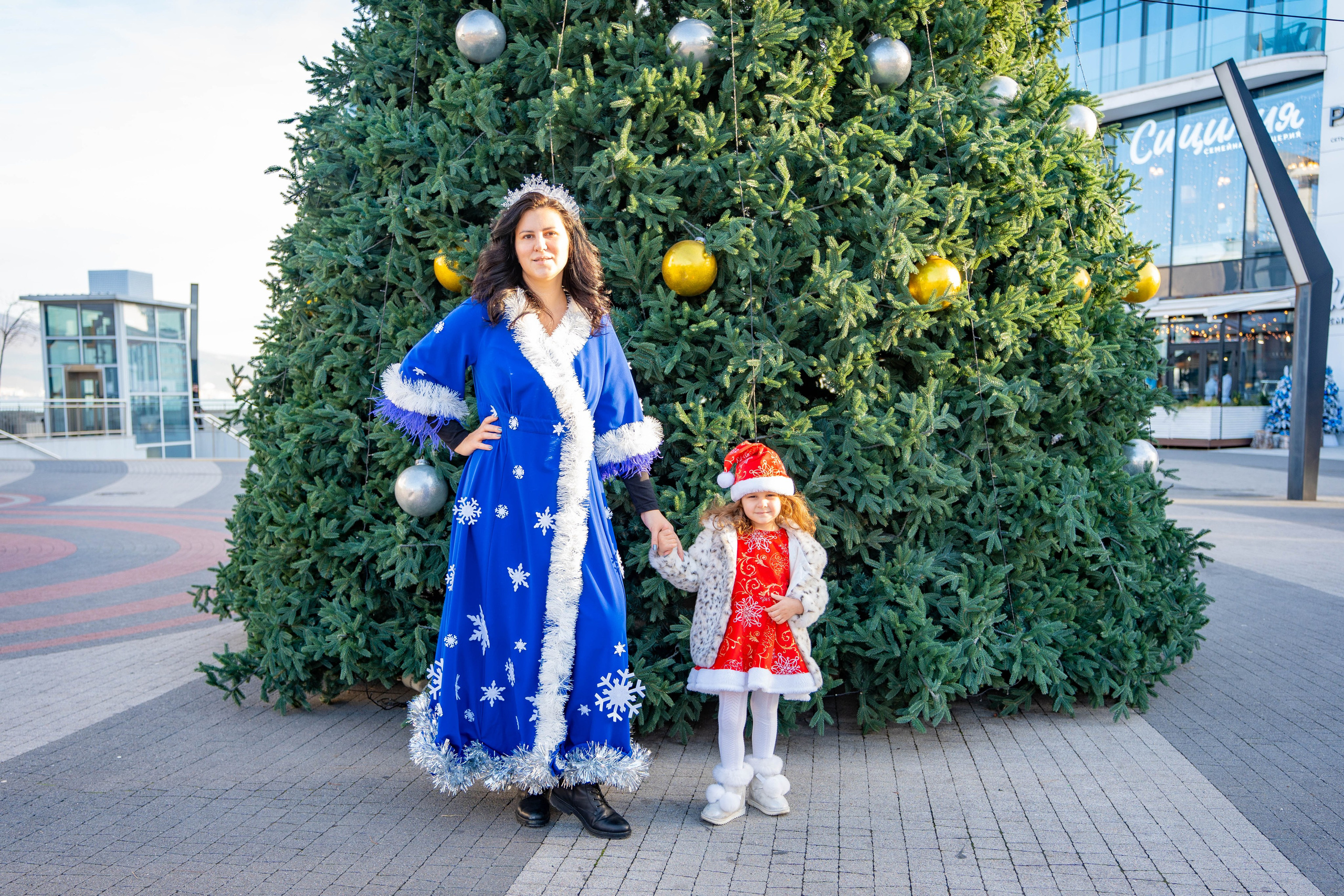 Новогодняя фотосессия в Новороссийске. Семейный и детский фотограф Екатерина Черняева. Снимаю портреты, love story, фотопрогулки, работаю на улице, в кафе, студии, дома у клиента