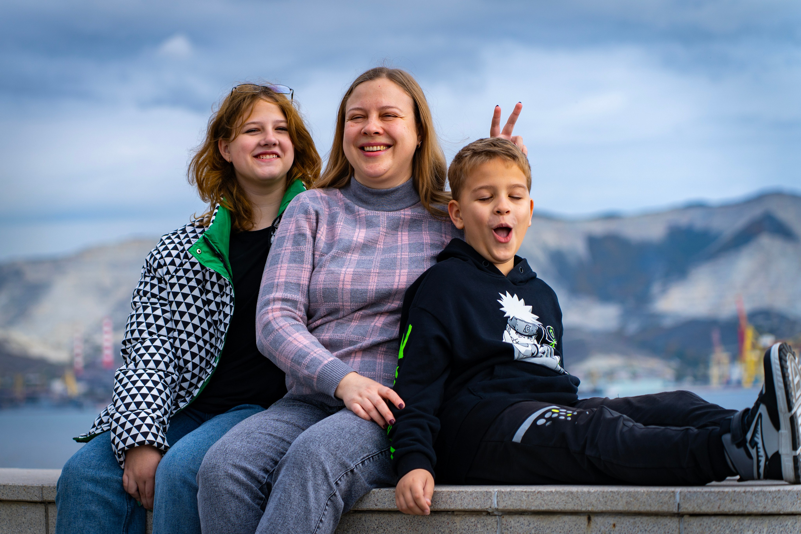 Фотосессия в Новороссийске осенью. Семейный и детский фотограф Екатерина Черняева. Снимаю портреты, love story, фотопрогулки, работаю на улице, в кафе, студии, дома у клиента