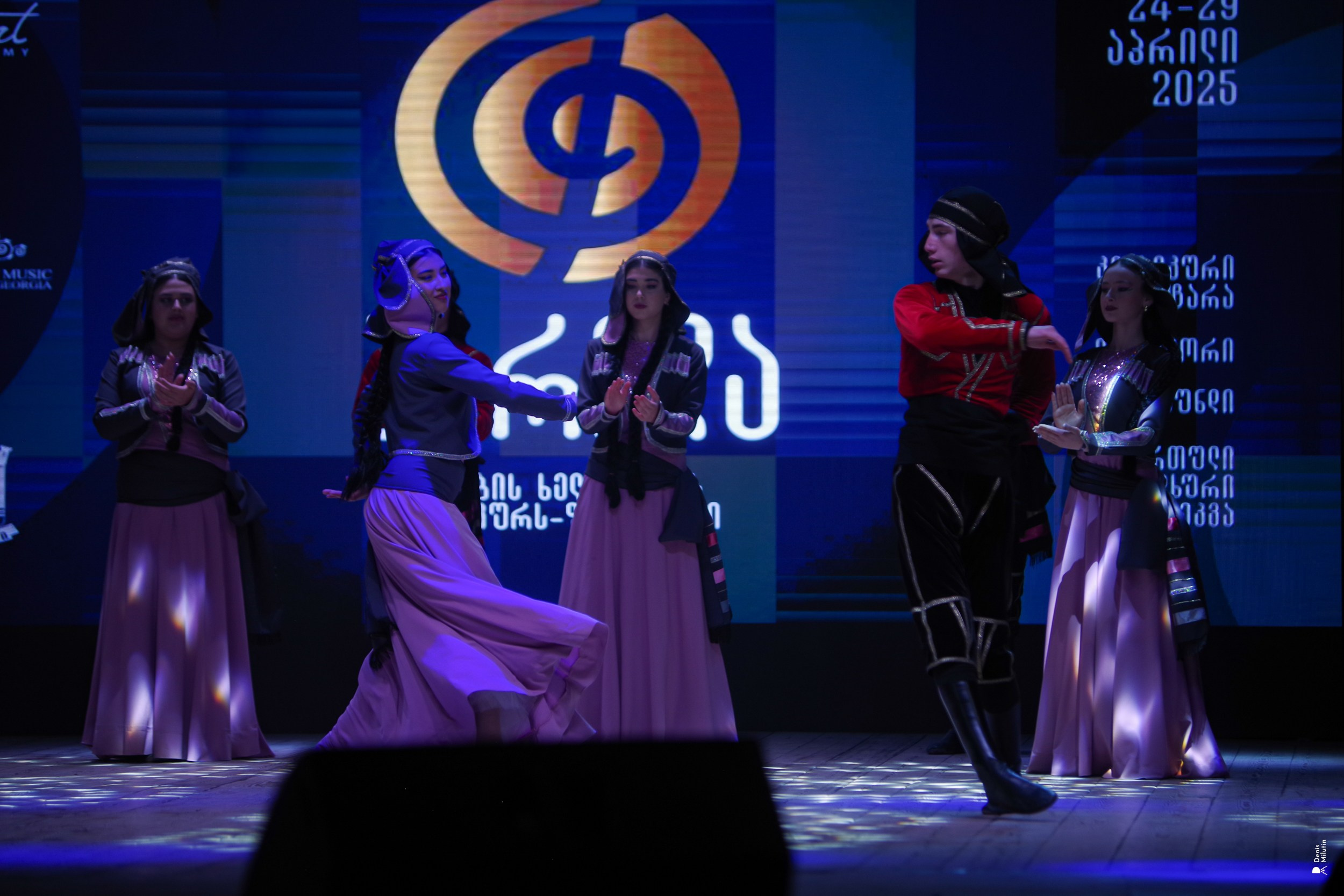 Танцы в Хоби. Портретный фотограф Денис Милютин