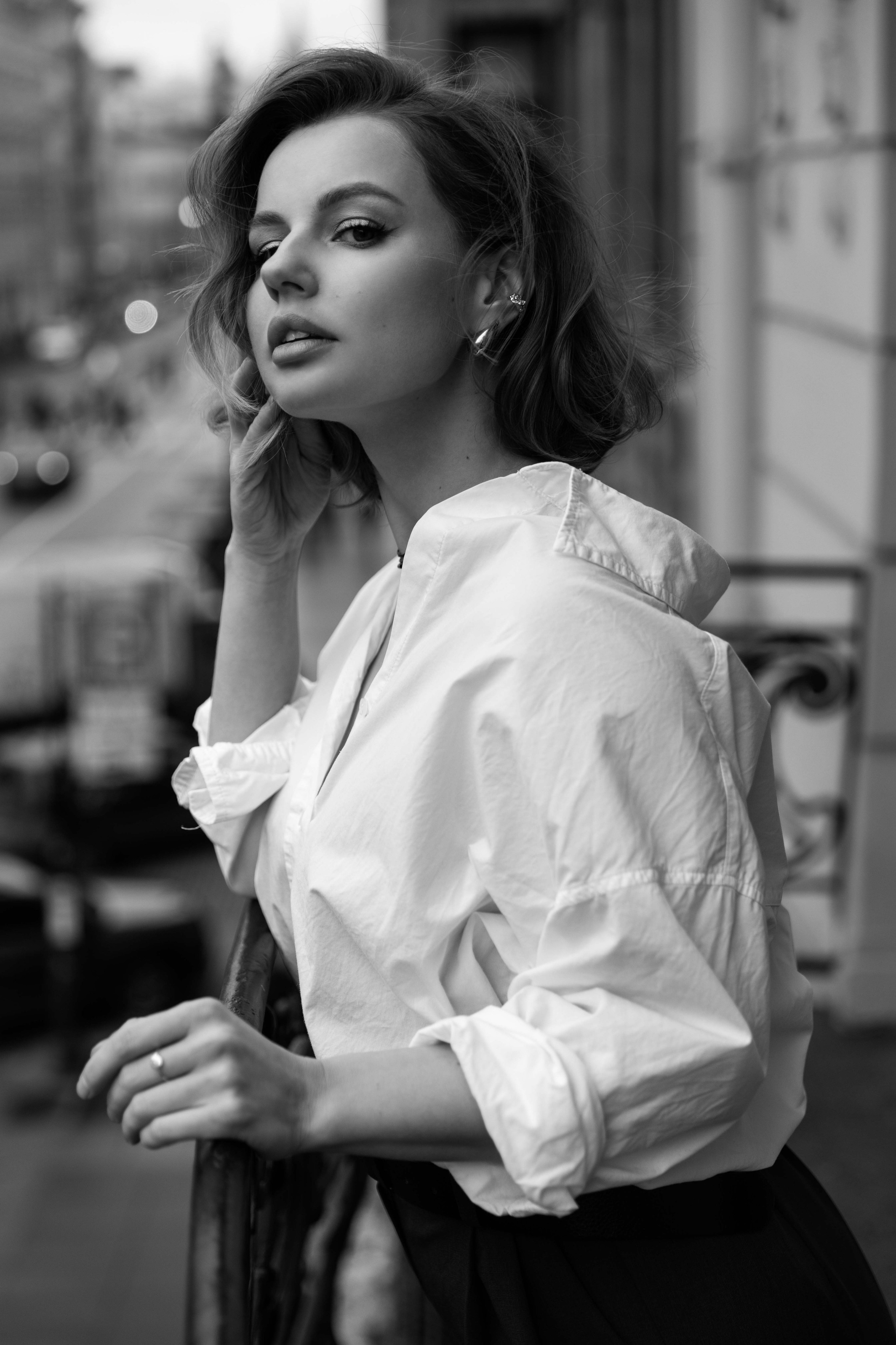 Portfolio. Volume II: «Портреты. Лица Ленинград Центра без масок». Ира Сафронова — фотограф и нейровизуализатор | бизнес-съёмки, портреты, нейровизуалы для брендов, Санкт-Петербург и Москва