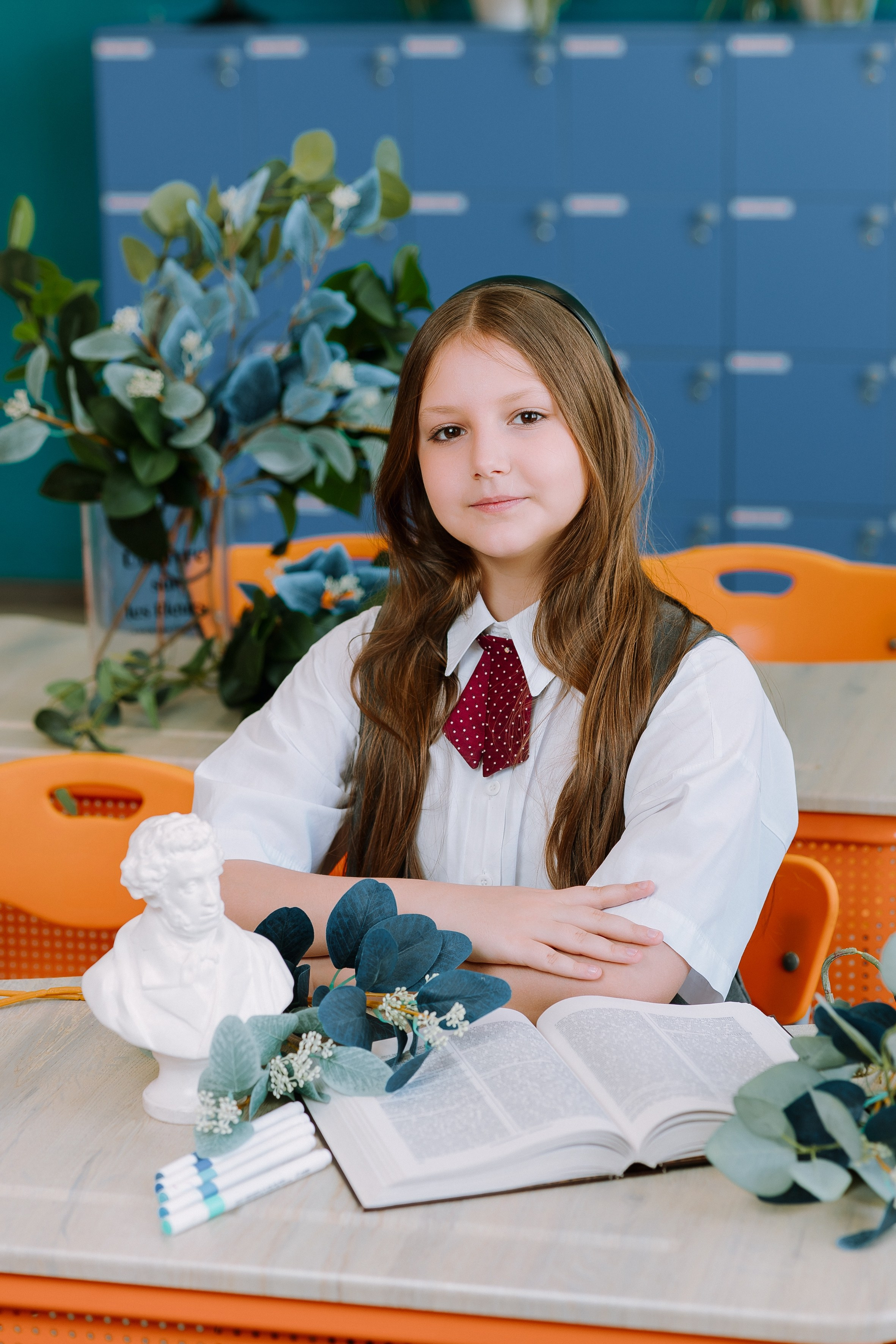 Портреты за партой в классе- Весна. Выпускные альбомы Натальи Бутко: Новороссийск, Анапа, Геленджик