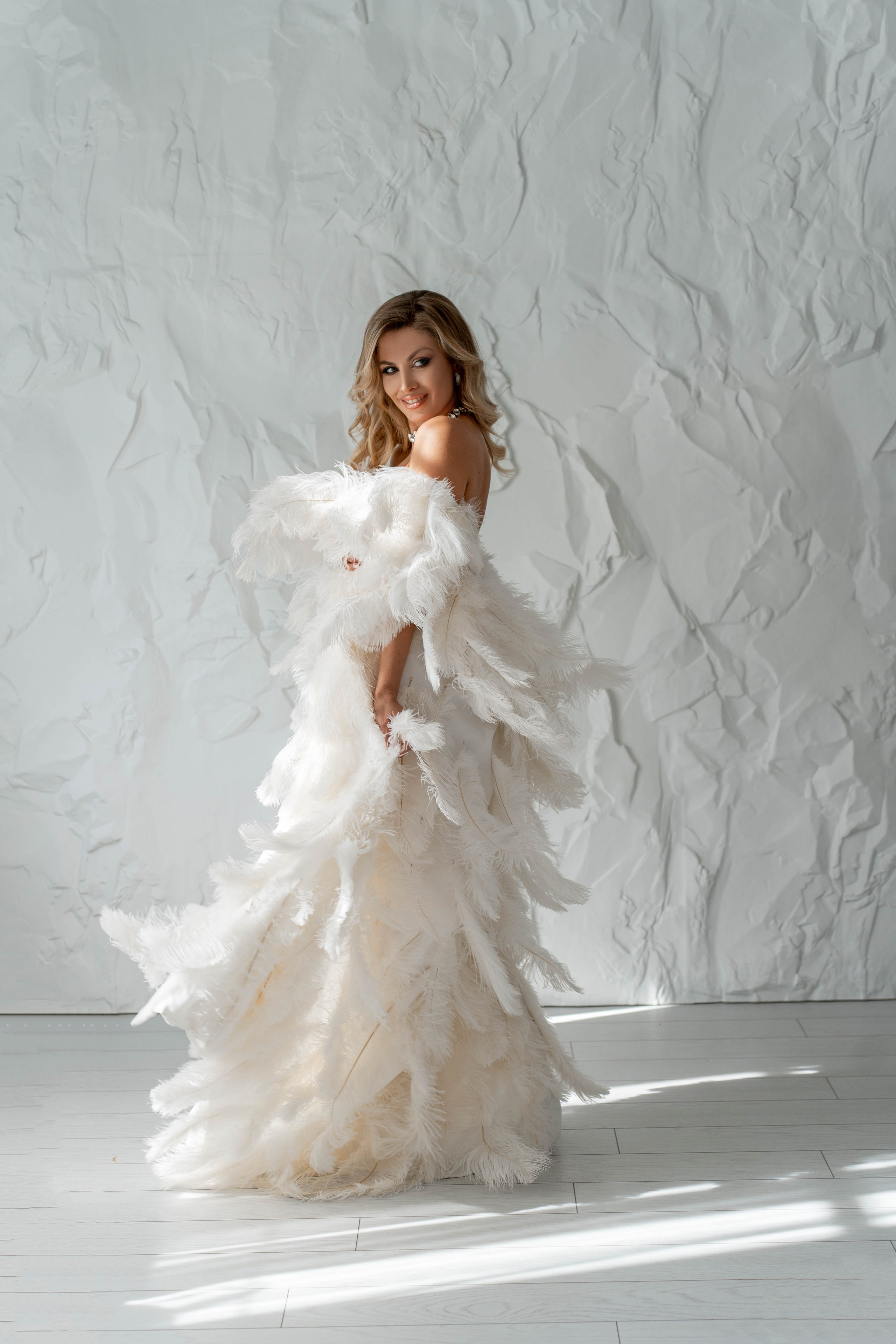 В накидке из перьев. Фотограф в Краснодаре и Краснодарском крае Елена Быкова