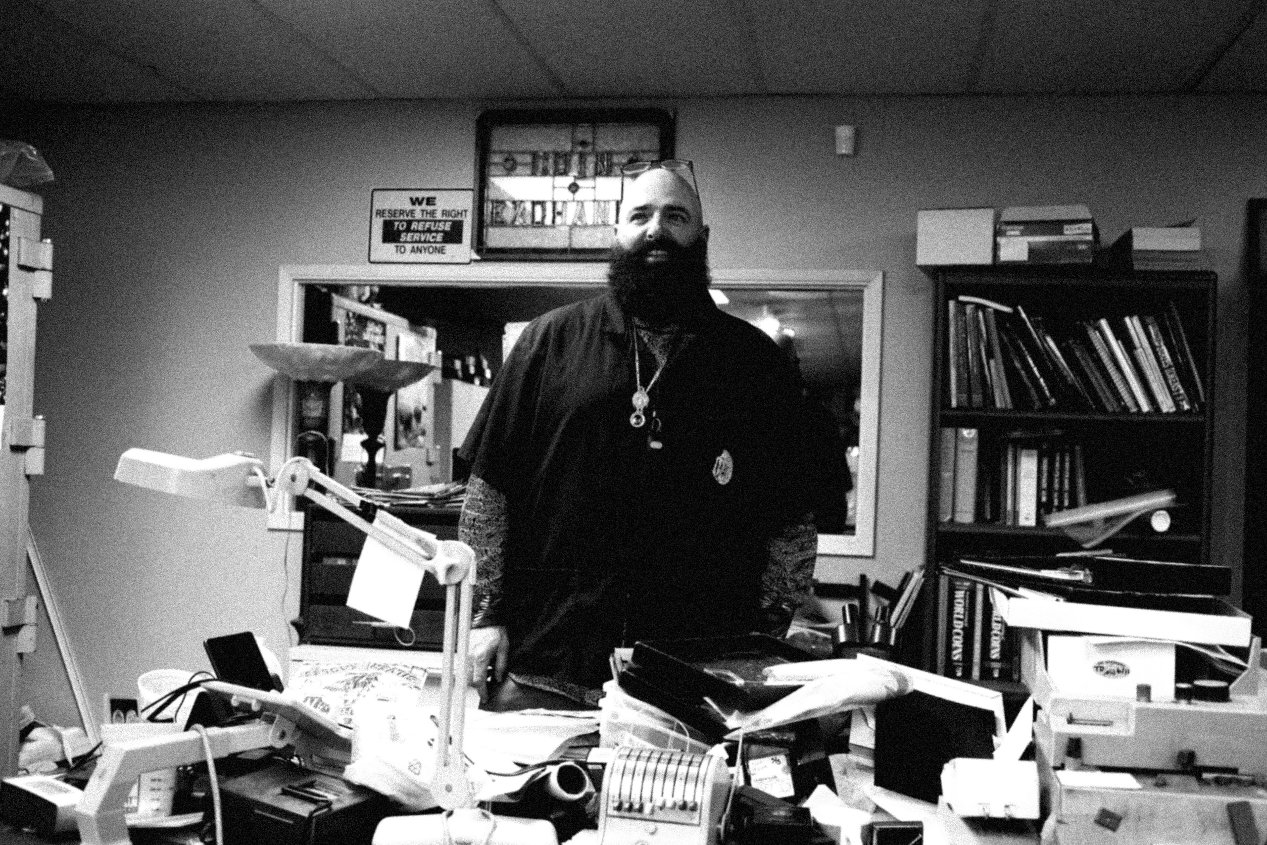 Behind the scenes. Portrait and backstage photographer Nina Crane