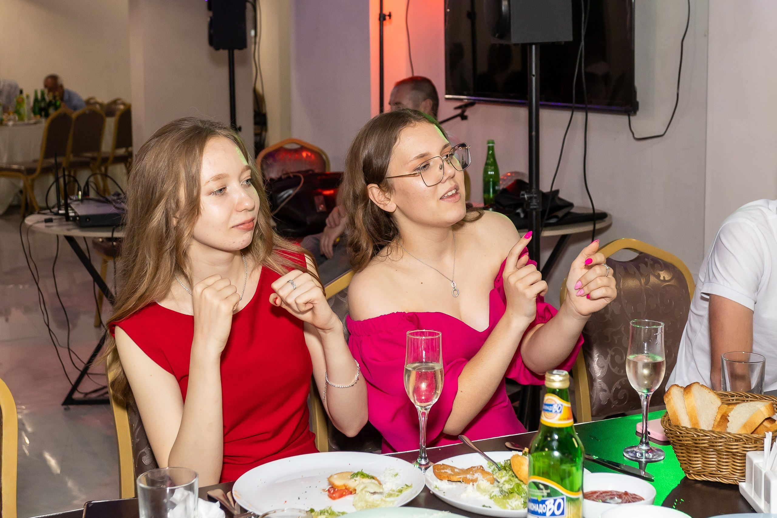 Вручение аттестата и выпускной вечер. Выпускные альбомы Майкоп, Краснодар Елена Золотарева