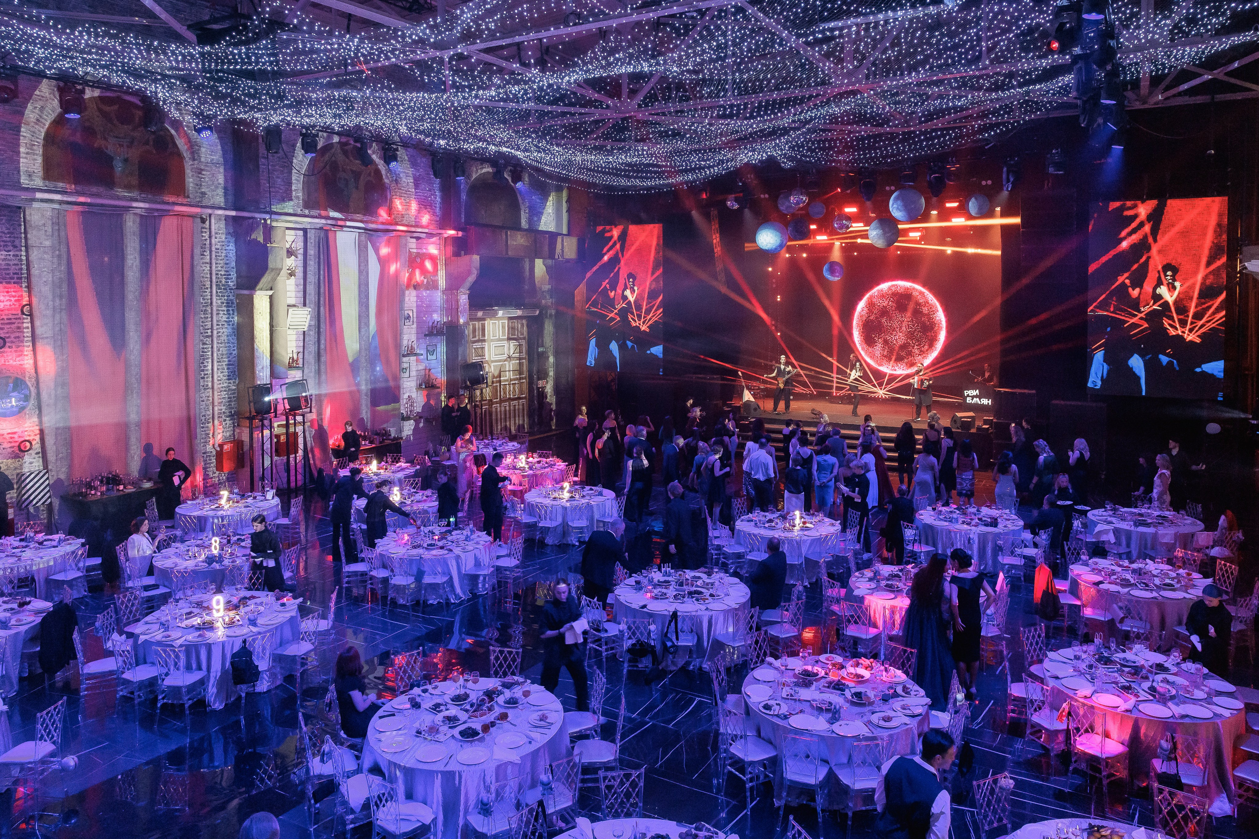 Вселенная ADM — 30 лет