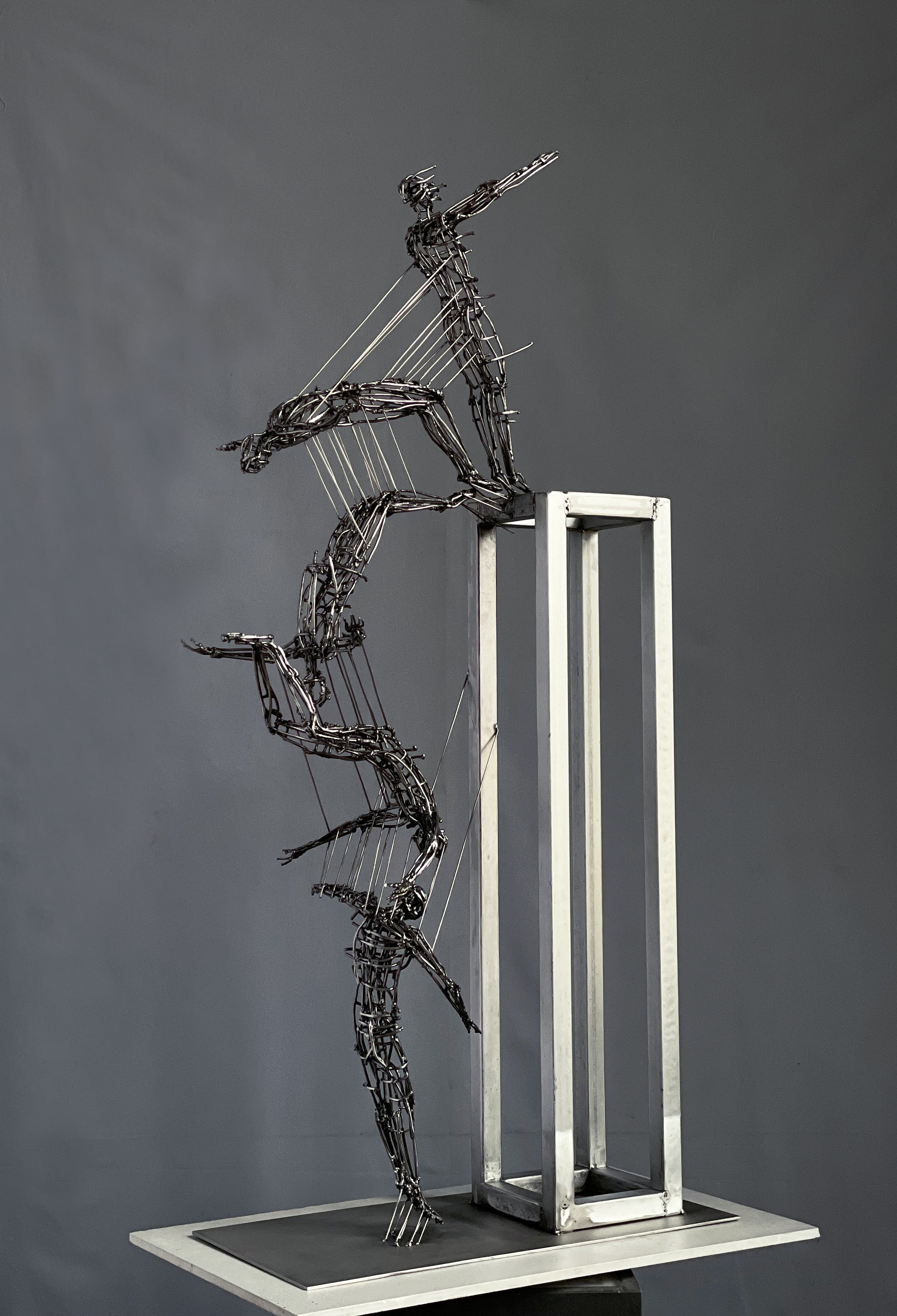 Паркур/Свободное падение /Спб/Малая Балканская 13к2 /2023. Художник — скульптор Антонина Фатхуллина