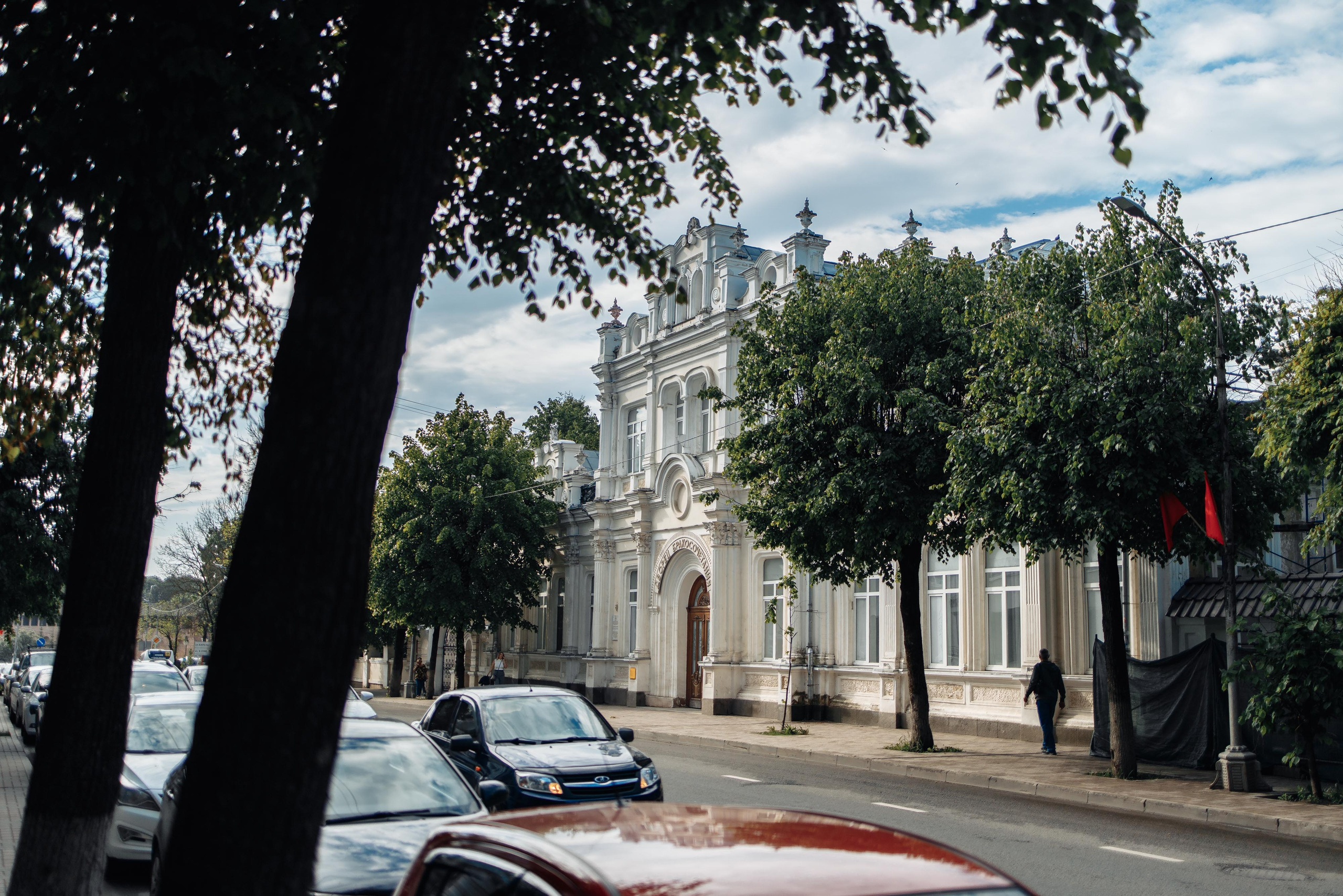 Свадебная прогулка в Смоленске. Свадебный фотограф Вашкевич Денис
