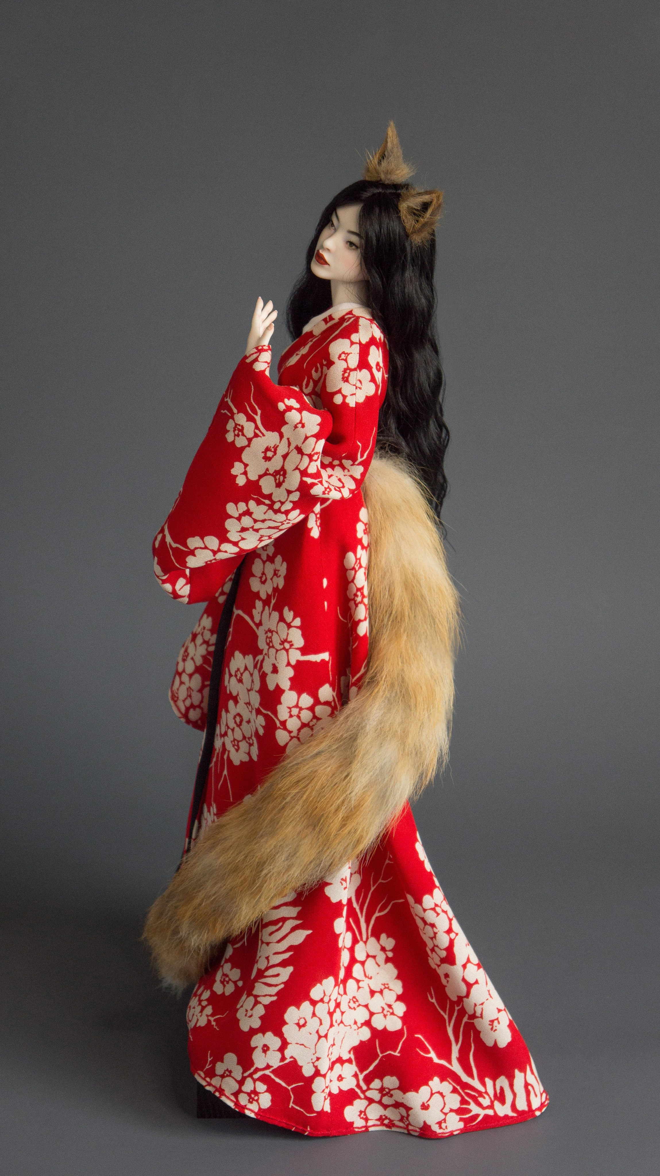 ГАЛЕРЕЯ. Авторские Шарнирные куклы и украшения из фарфора Алексаны Лавринчук