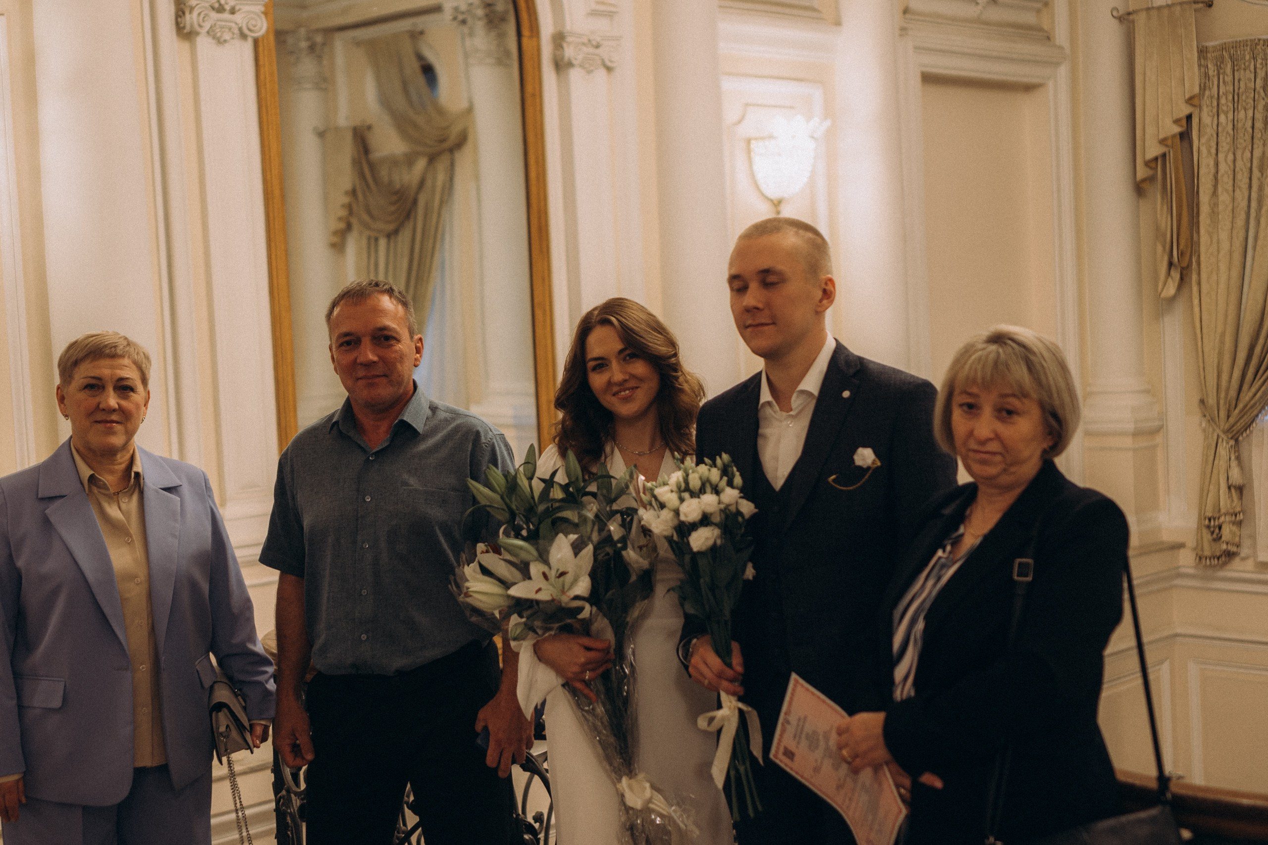 СВАДЕБНАЯ СЬЕМКА ПАРЫ ВО ВТОРОМ ДВОРЦЕ БРАКОСОЧЕТАНИЯ И ПРОГУЛКА ПО ЧЕРНЫШЕВСКОЙ. Профессиональный фотограф, Санкт-Петербург — Виктория Богомолова