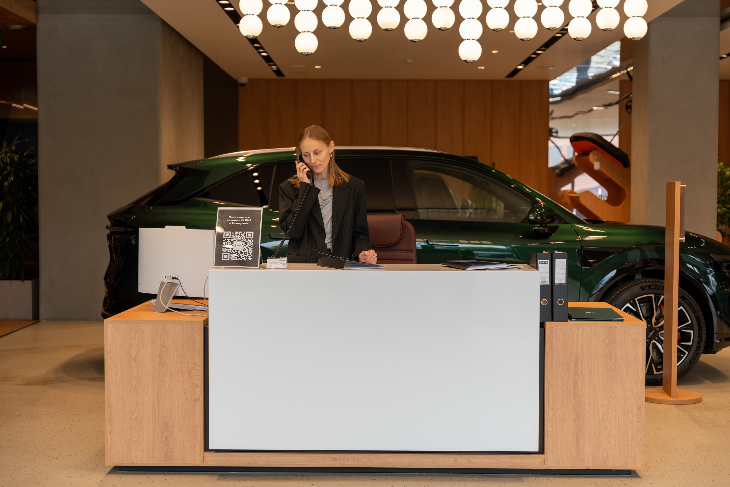 Интерьерная фотосъемка автосалона Elrus в Краснодаре. Zeekr, LiXiang Профессиональная фотосъемка интерьера премиум-автосалона в Краснодаре. Шедевры для Вас! Фотограф и Видеограф в Краснодаре Пахиев Руслан