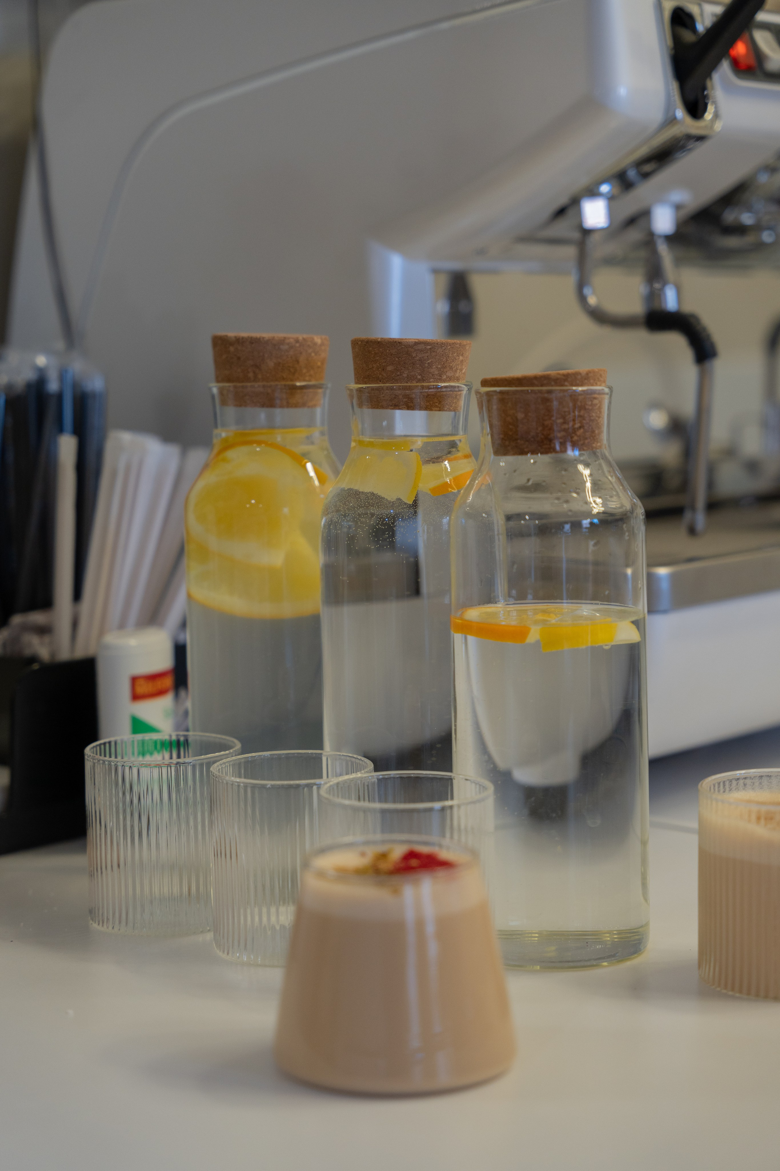 Интерьерная фотосъемка кофейни Love and Coffee — уютное место в Краснодаре Профессиональная фотосъемка интерьера кофейни в Краснодаре — Love. Шедевры для Вас! Фотограф и Видеограф в Краснодаре Пахиев Руслан