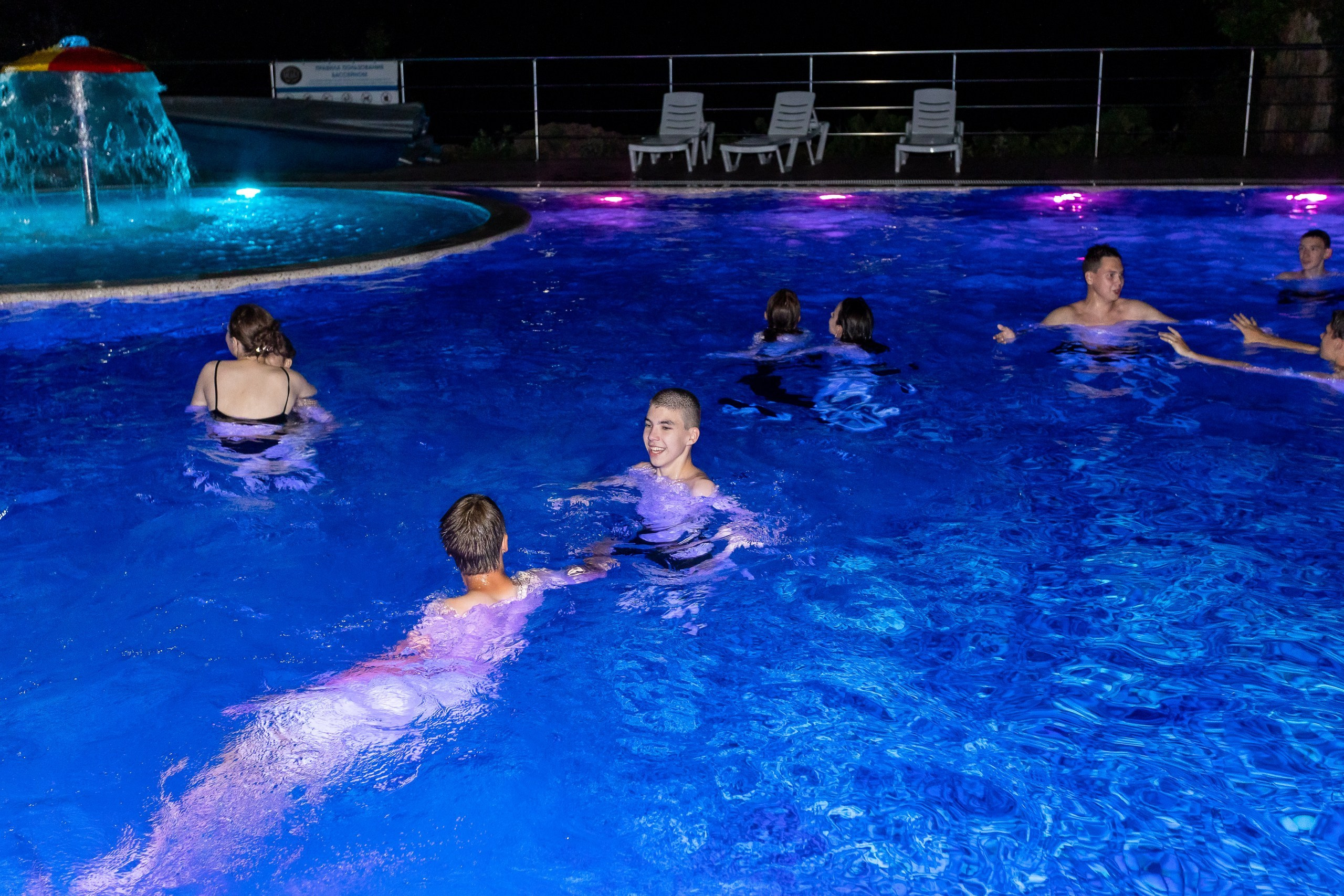 Вручение аттестата и выпускной вечер. Выпускные альбомы Майкоп, Краснодар Елена Золотарева