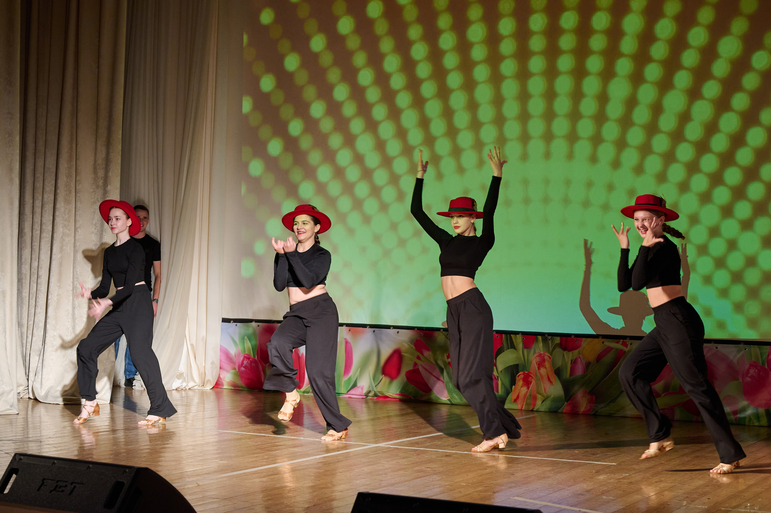 День матери ДК Кабардинка. Жизнь курорта Кабардинка в фотографиях