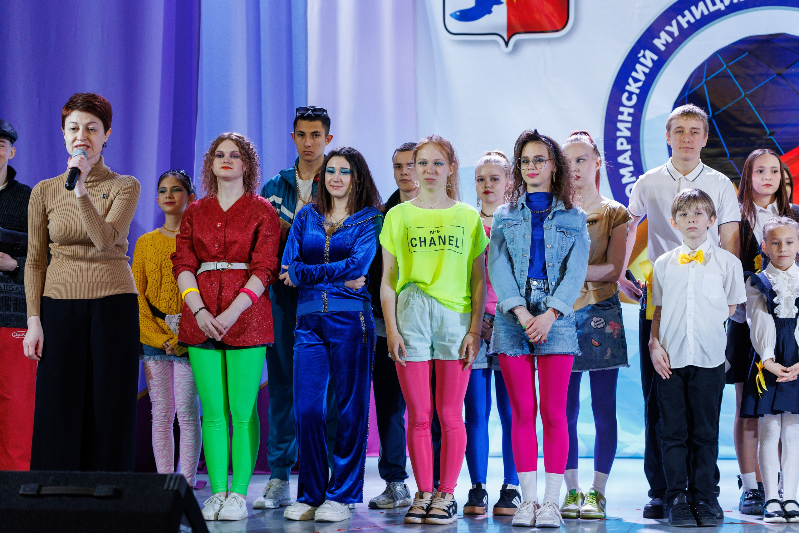 Школьный КВН в Томари. Свадебный, семейный и репортажный фотограф в Южно-Сахалинске Артур Петросян