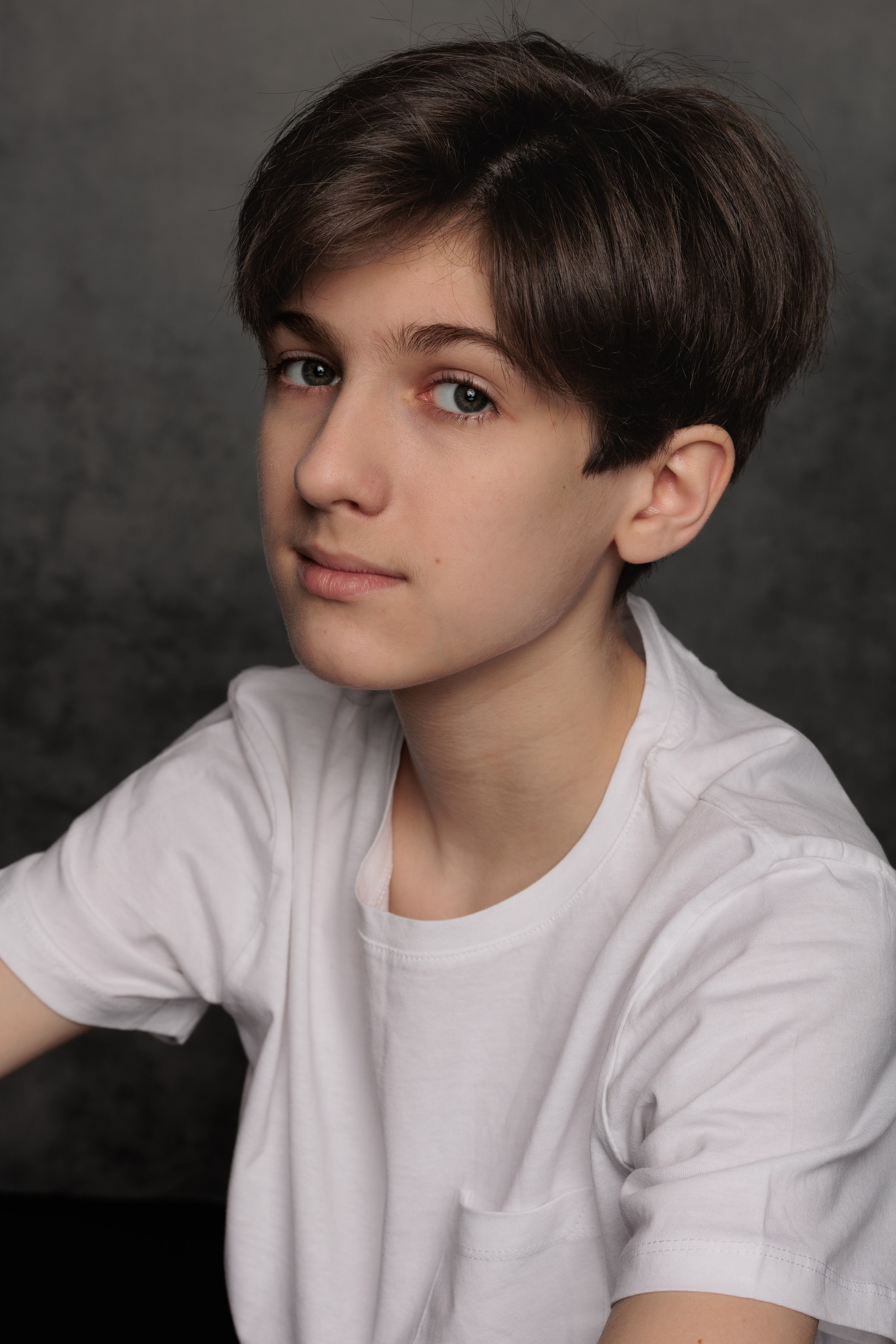 АРТЕМ. Я фотограф из Москвы к Вашим услугам