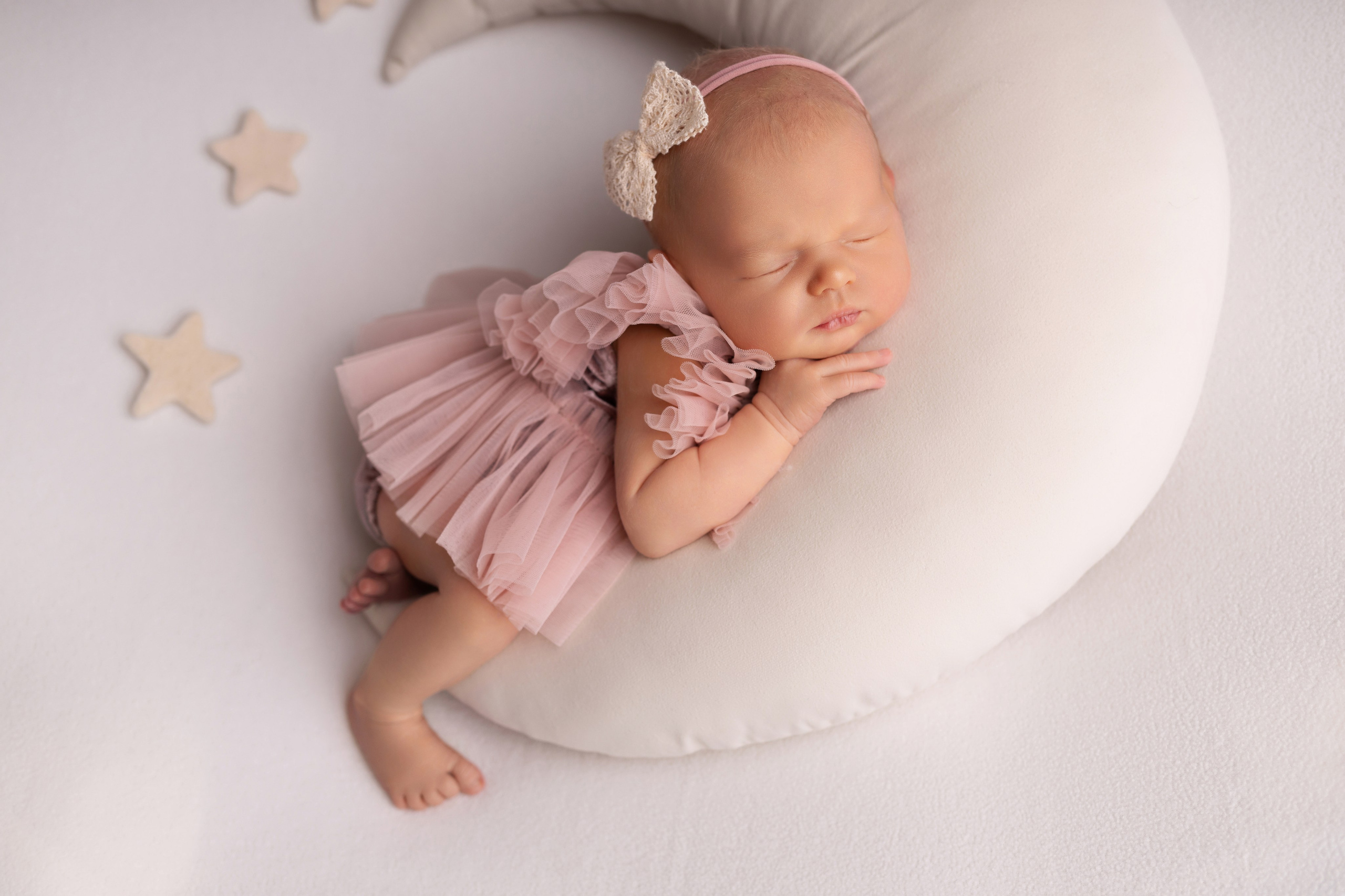 Классическая фотосессия малыша. Фотограф новорожденных малышей в Омске и Омской области Эльвира Камаева
