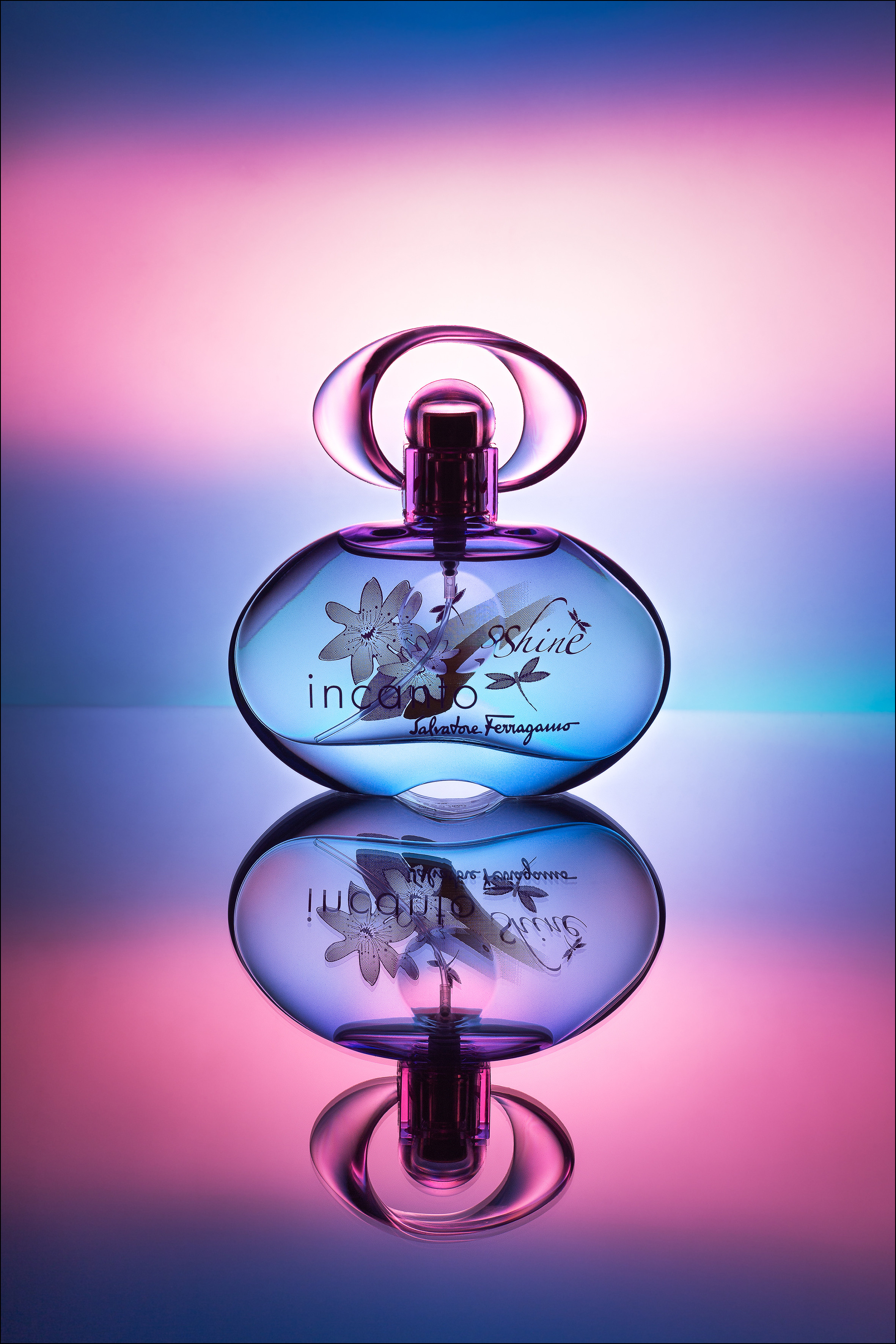 Оригинальная фотография ароматных женских духов INCANTO SHINE
