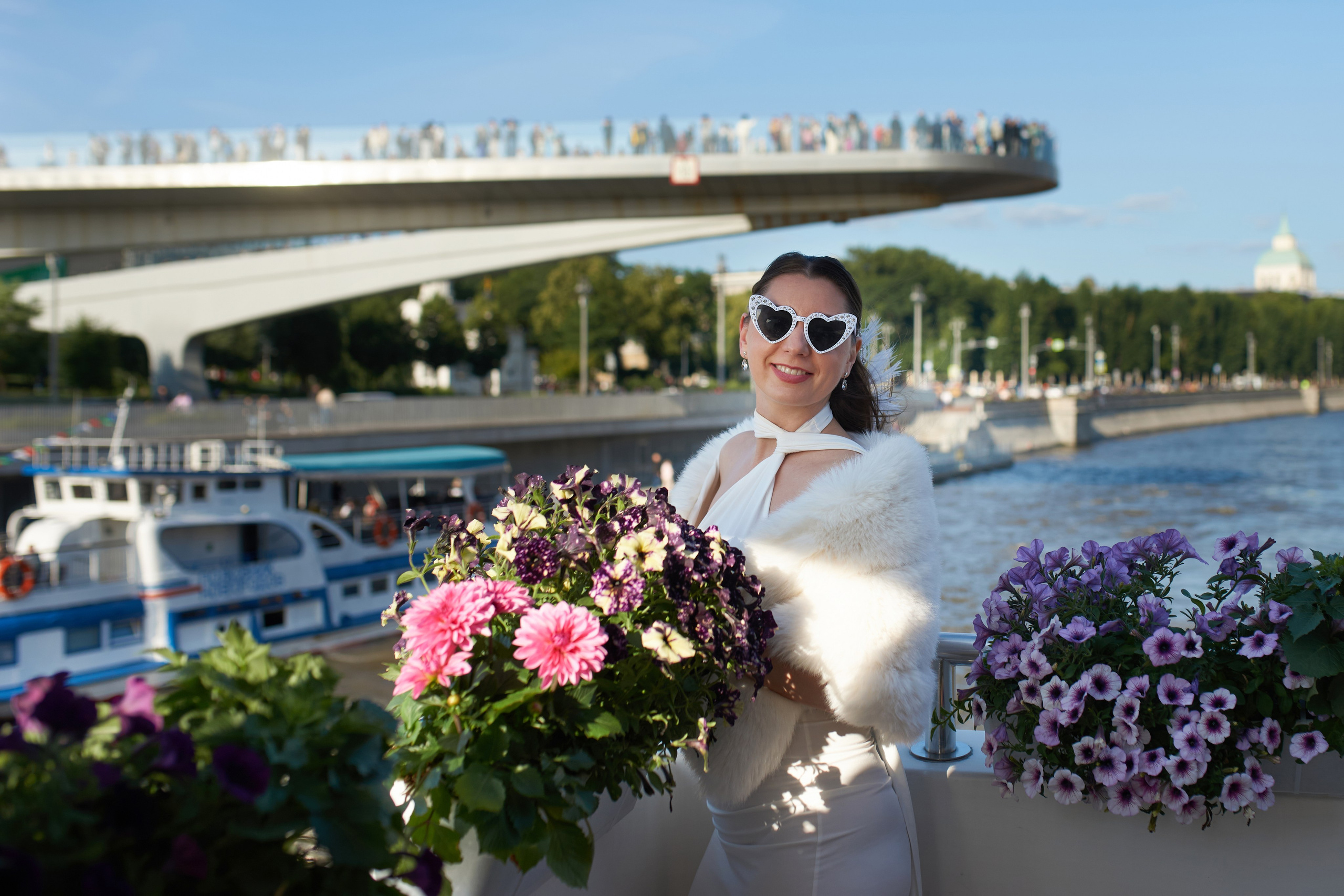 Свадебная прогулка на корабле, по Москве-реке