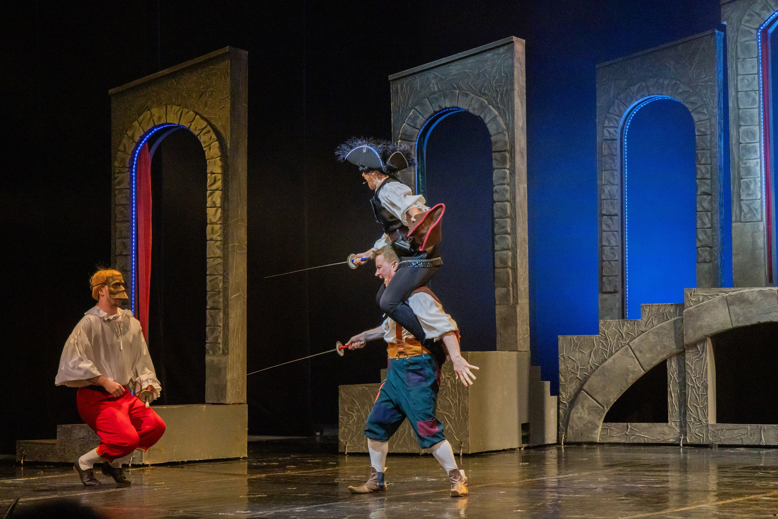 Репортажная съёмка в Театре. Профессиональная коммерческая, промышленная и репортажная фотосъёмка для бизнеса