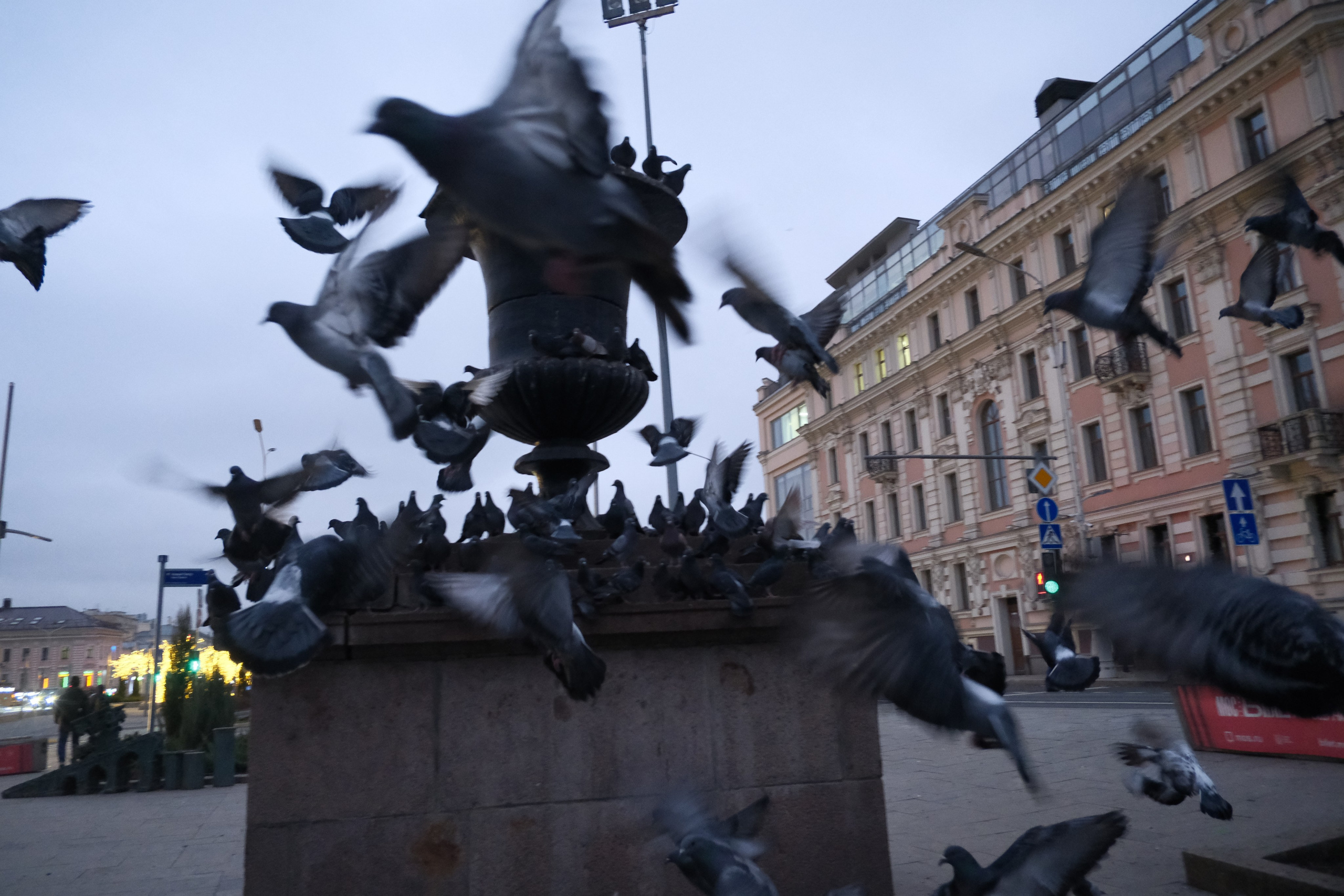 Вечерний город. Улица, люди, жизнь…