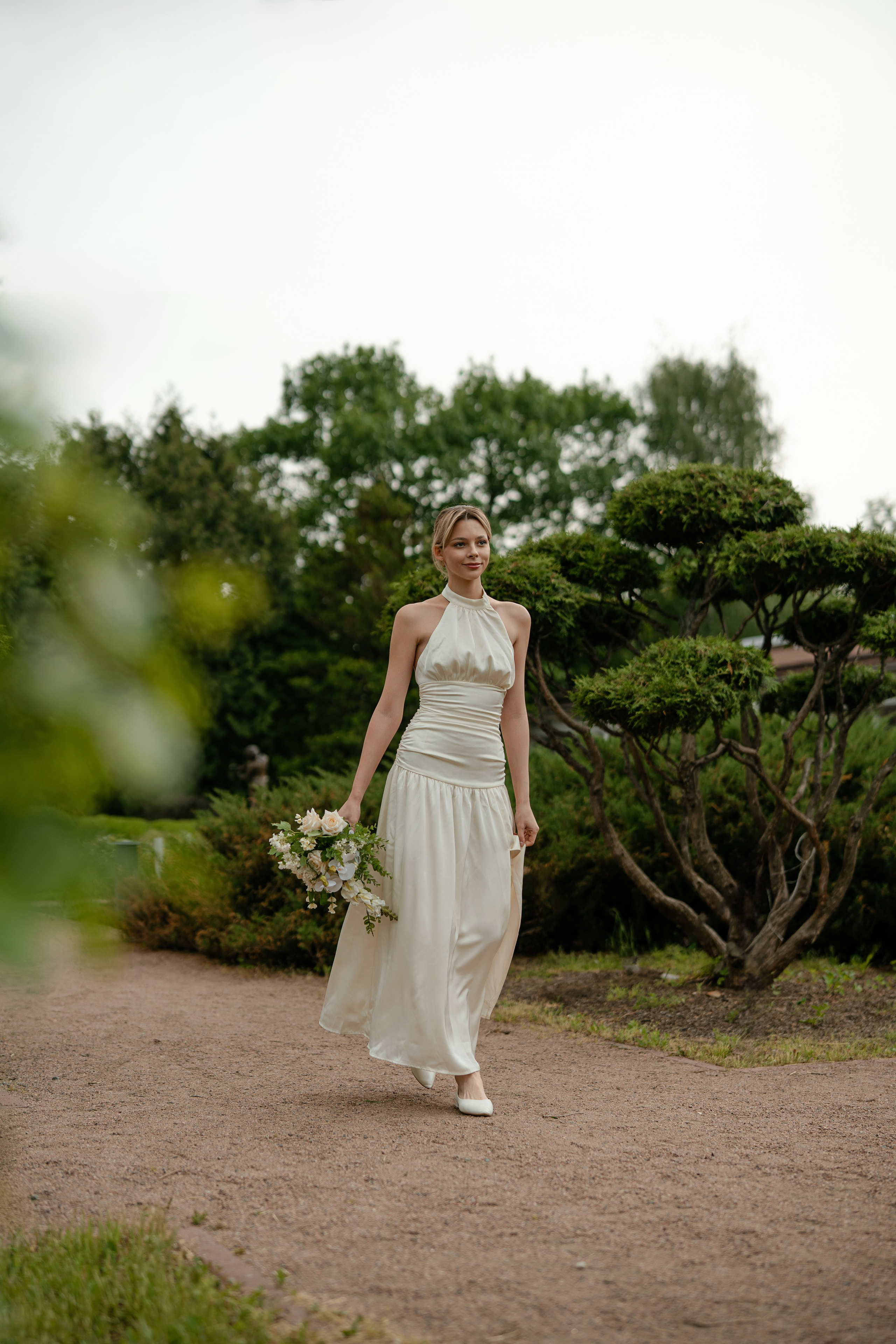 Свадебная прогулка, а парке Сокольники. Фотограф Сергиев Посад / Москва / Дмитров / Дубна