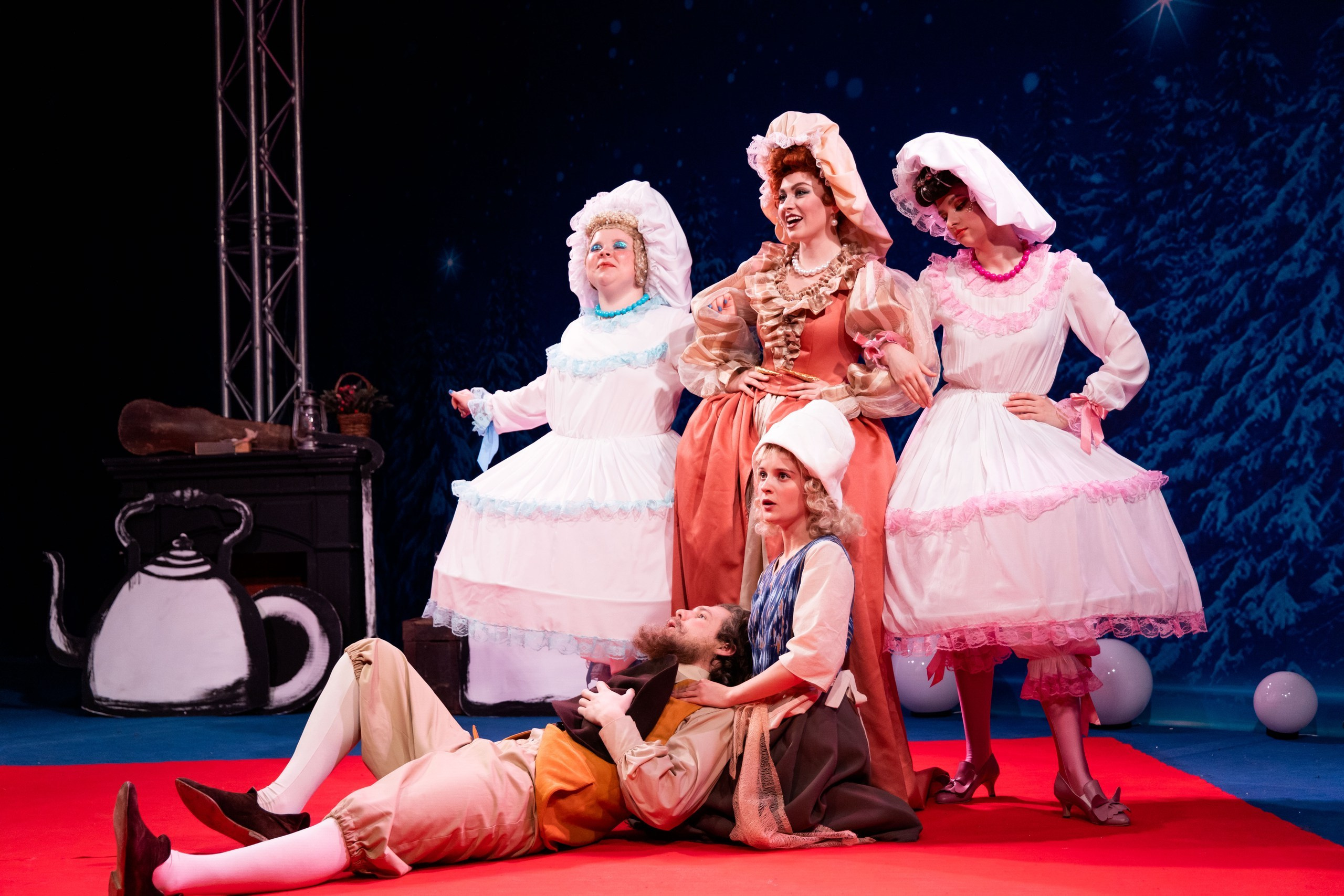 Театральный костюм. Пошив театральных и сценических костюмов в СПб