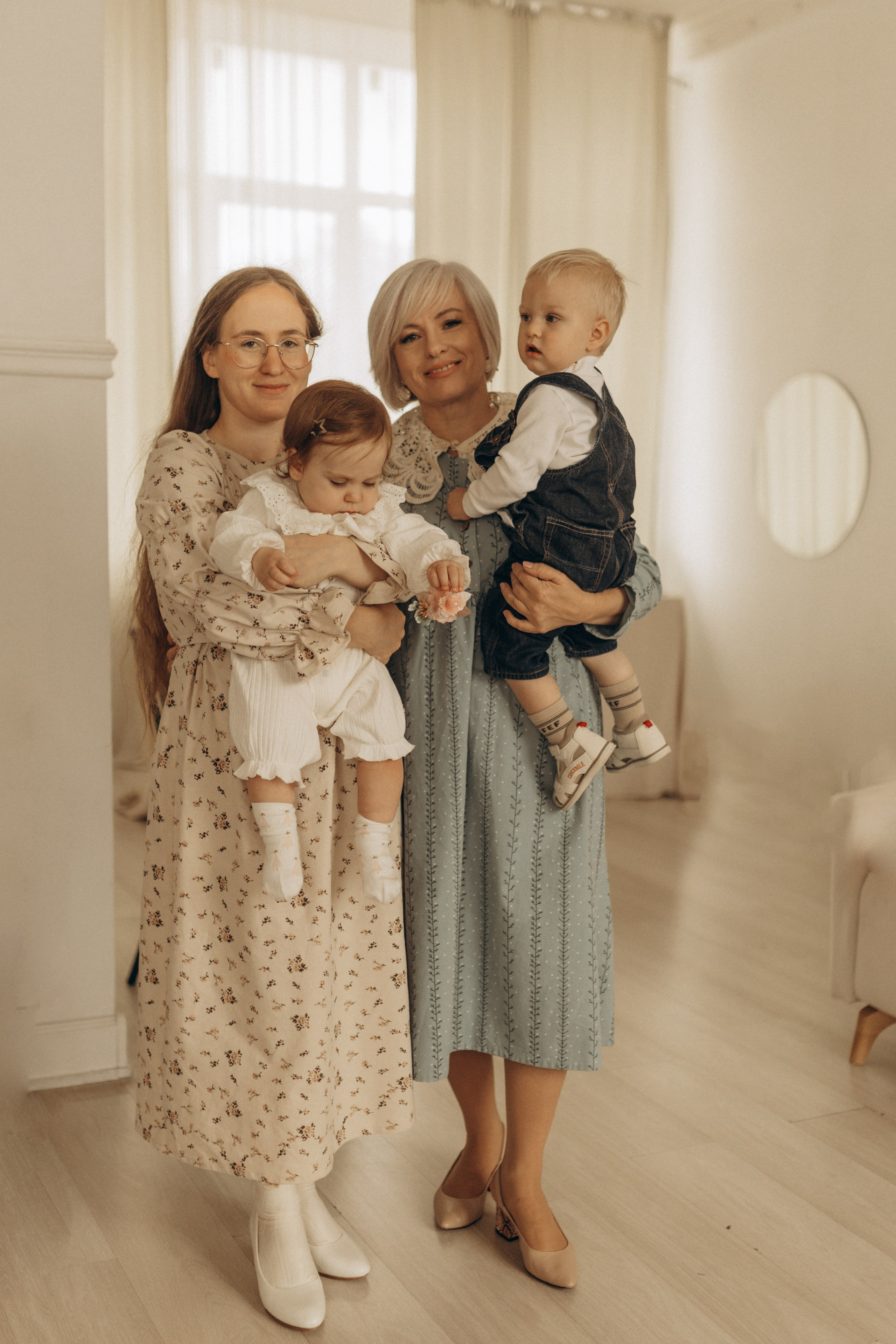 Фотосессия дружная семья. Съёмка в студии. Фотограф в Ставрополе Svetlana Matveeva