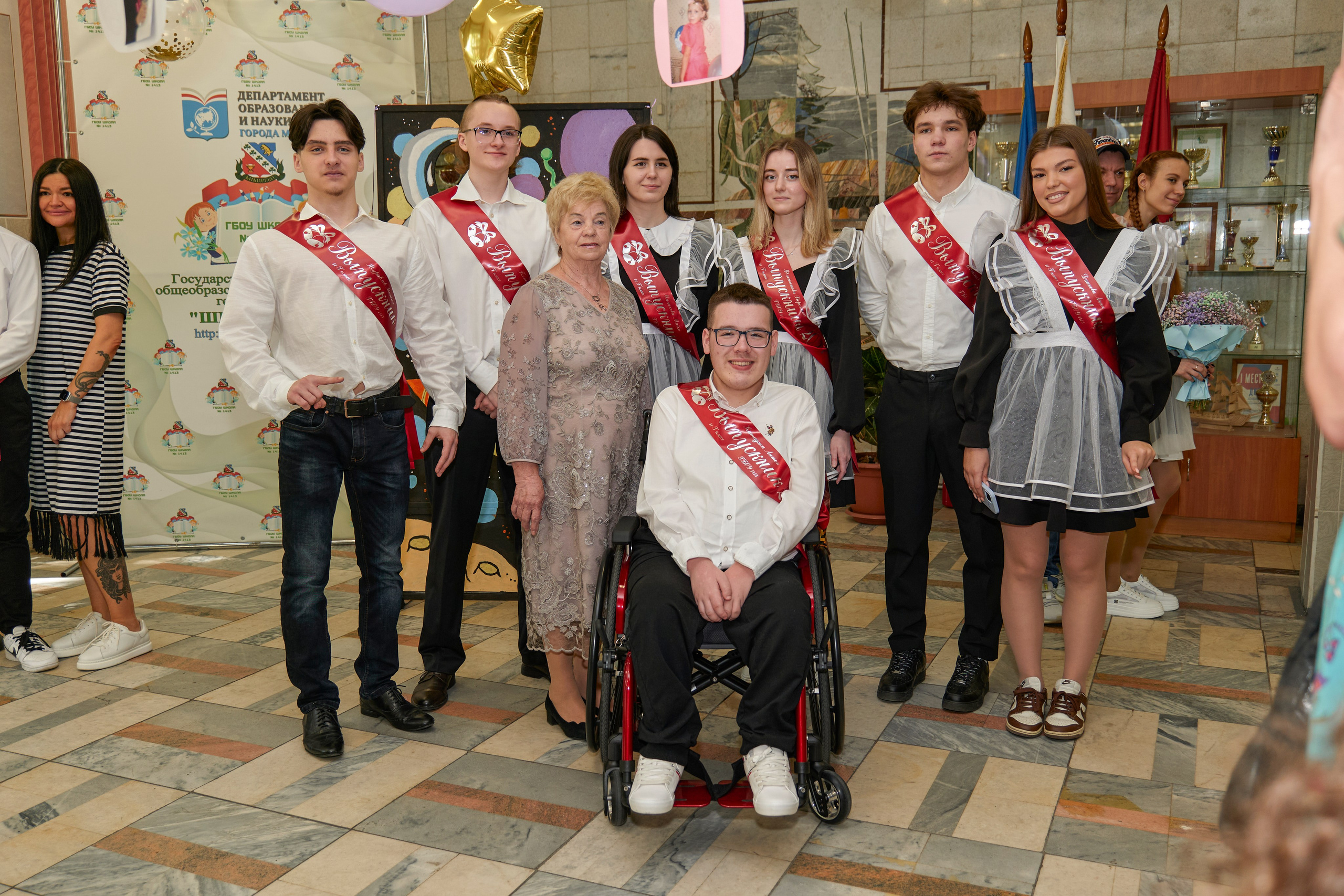 Последний звонок школа 1413. Детский и семейный фотограф г. Москва Оксана Катаджи