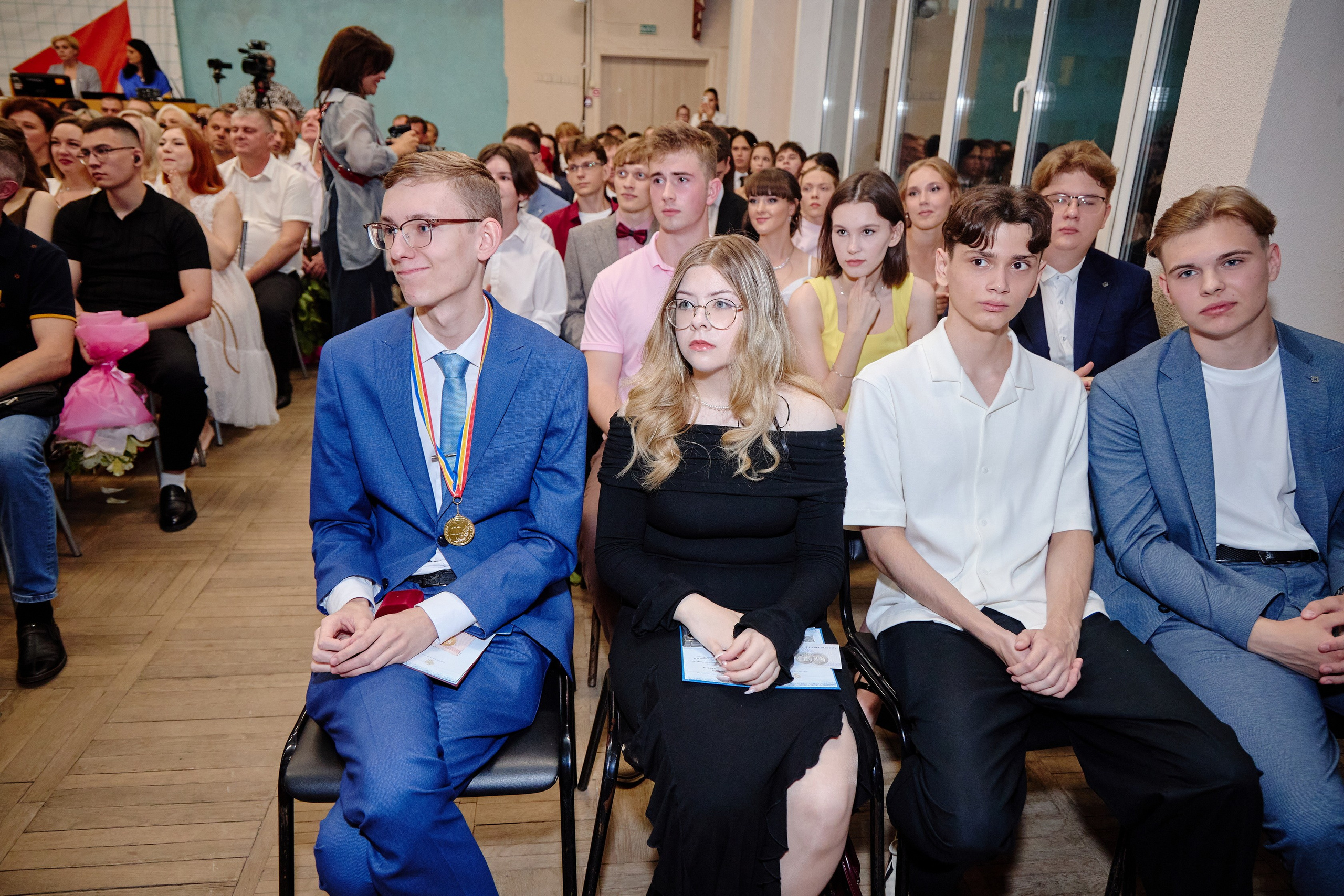 Выпускной 35 Сош. Фотограф Выпускные альбомы Таганрог Сергей Коробченко