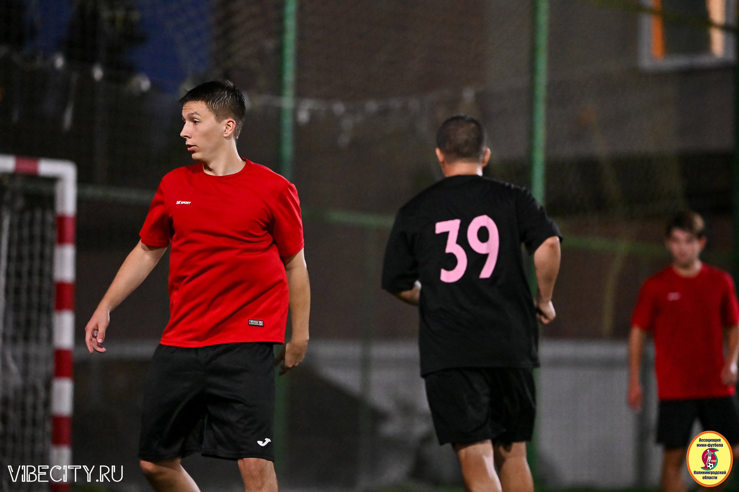 ФИНАЛЬНЫЕ ИГРЫ КУБКА МИНИ-ФУТБОЛЬНОЙ ЛИГИ И КУБКА КОРПОРАТИВНОЙ МФЛ 2025. VIBECITY.RU Вайб Сити Ру Фоторепортажи Фотоотчеты Калининград