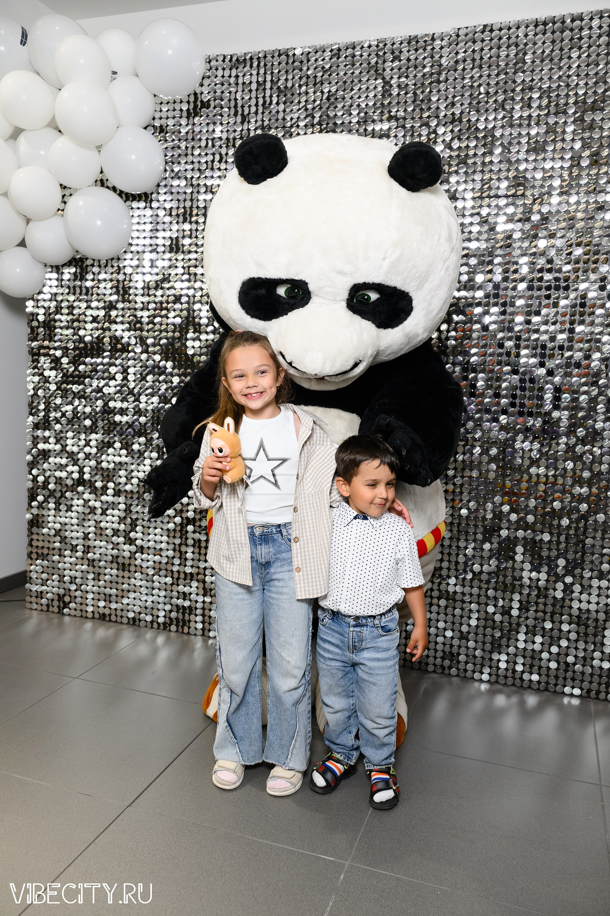 Презентация Geely Manjaro. VIBECITY.RU Вайб Сити Ру Фоторепортажи Фотоотчеты Калининград