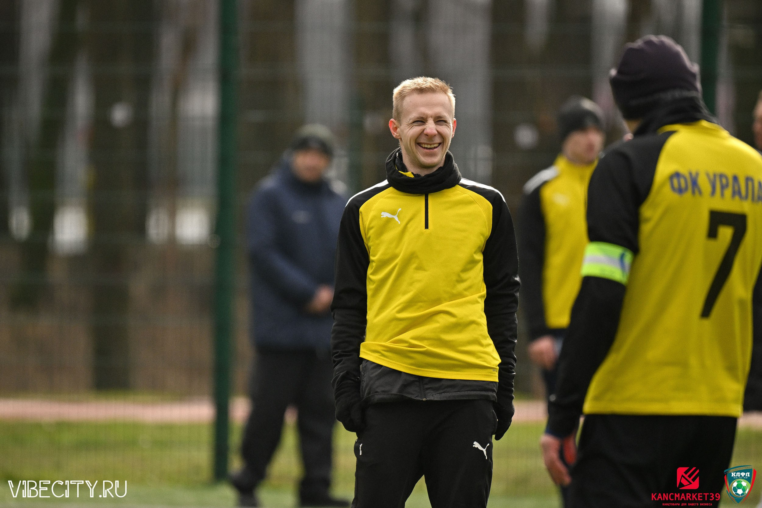 XX ЧЕМПИОНАТ КАЛИНИНГРАДСКОЙ ЛФЛ КАНЦМАРКЕТ39 сезона 2024–2025 гг. VIBECITY.RU Вайб Сити Ру Фоторепортажи Фотоотчеты Калининград