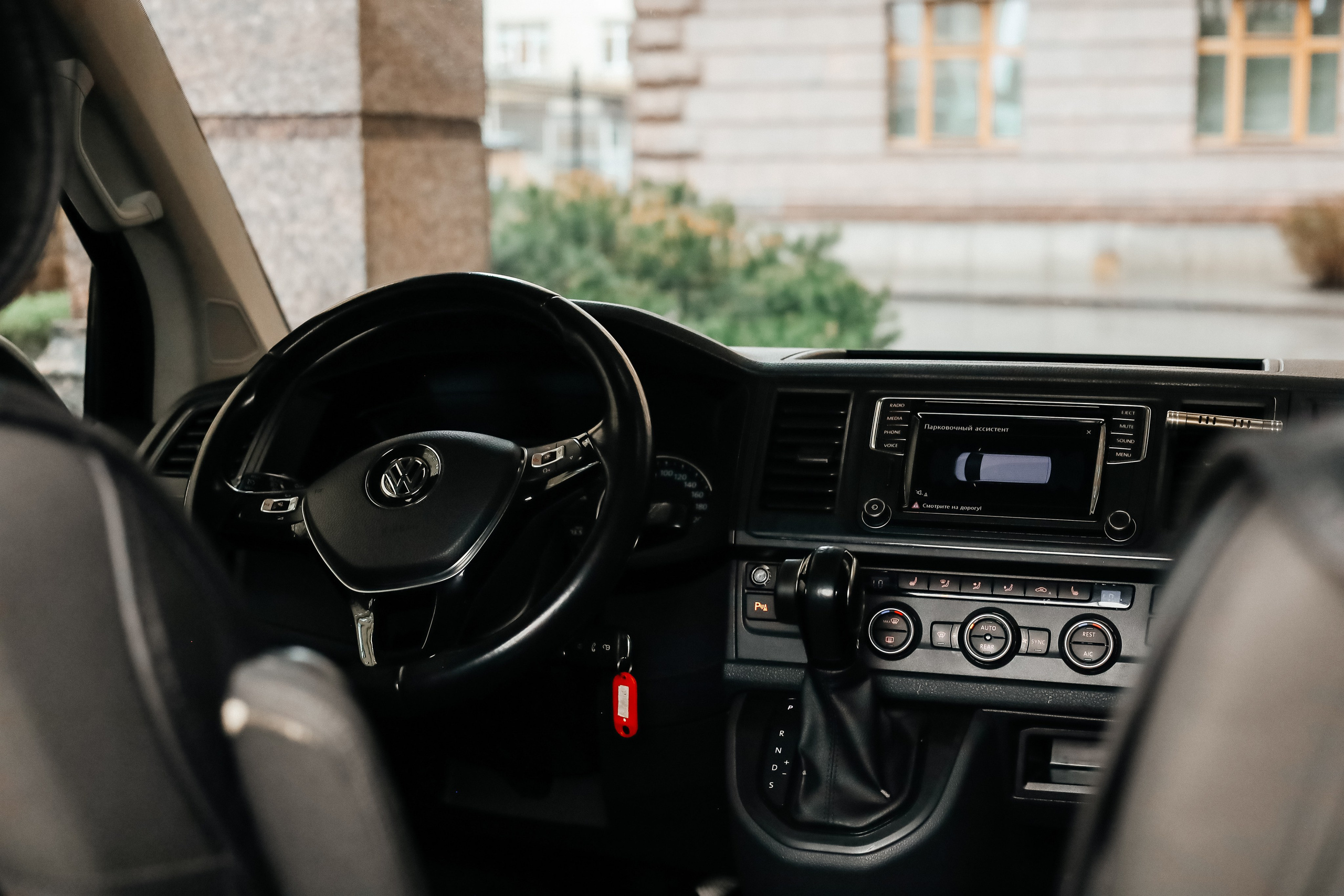 𝒱𝑜𝓁𝓀𝓈𝓌𝒶𝑔𝑒𝓃 𝒞𝒶𝓇𝒶𝓋𝑒𝓁𝓁𝑒. Wedding Photographer from St.Petersburg