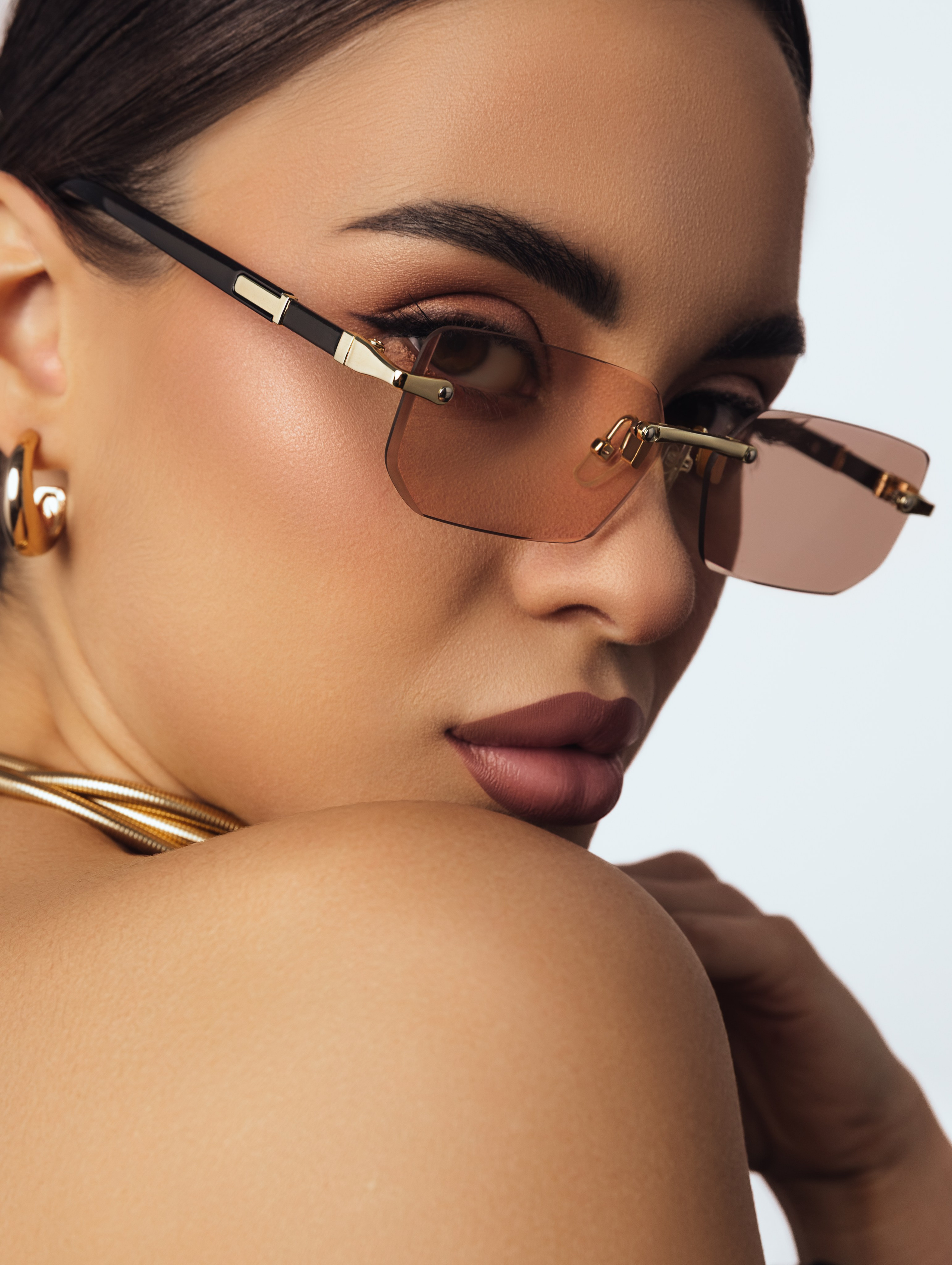 TAZZY Glasses. Фотограф для маркетплейсов в Москве Озерова Кристина