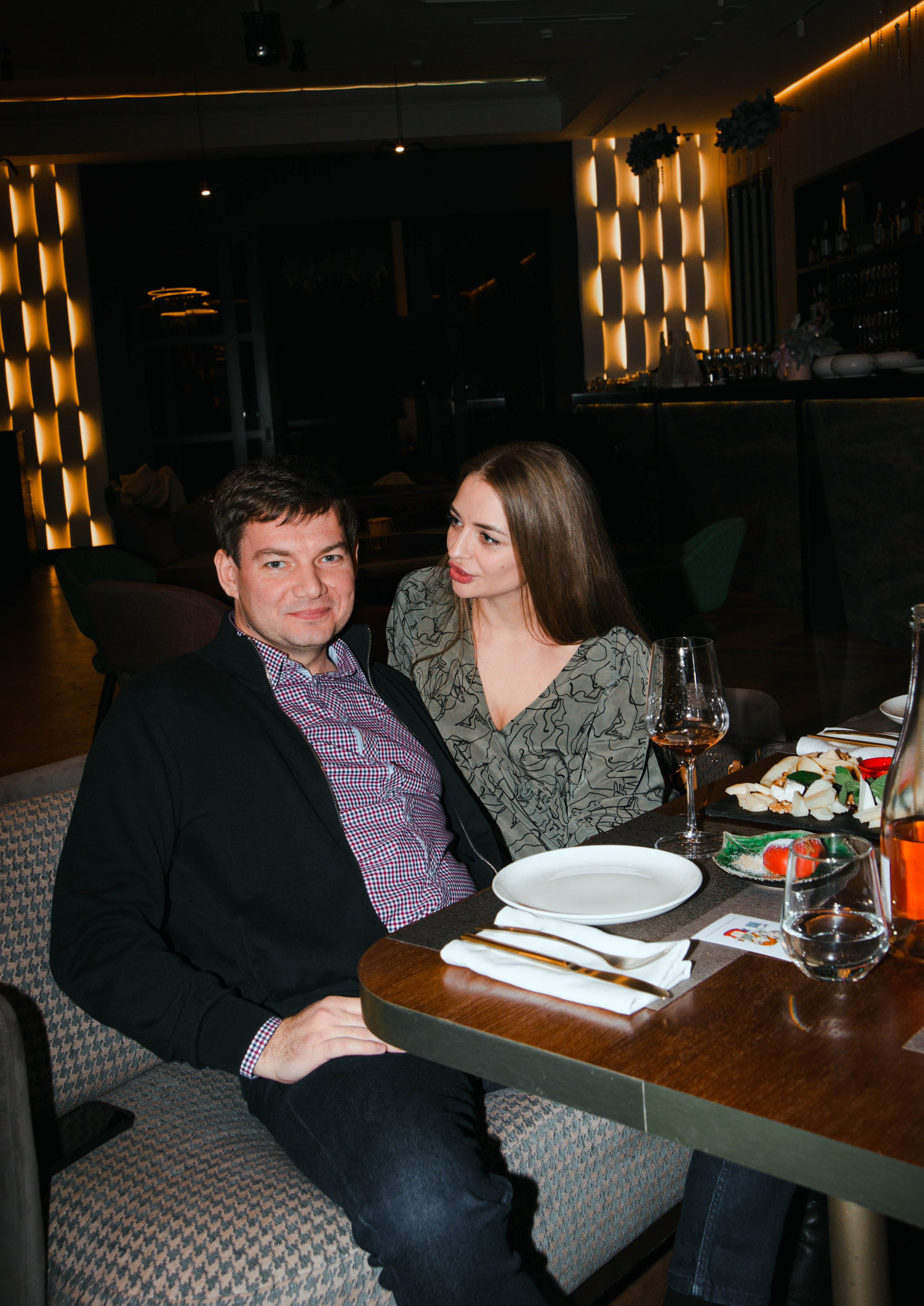 Праздник в стенах клубного пространства «Своя Среда». Ксения Glossa. Портретный и репортажный фотограф в Самаре