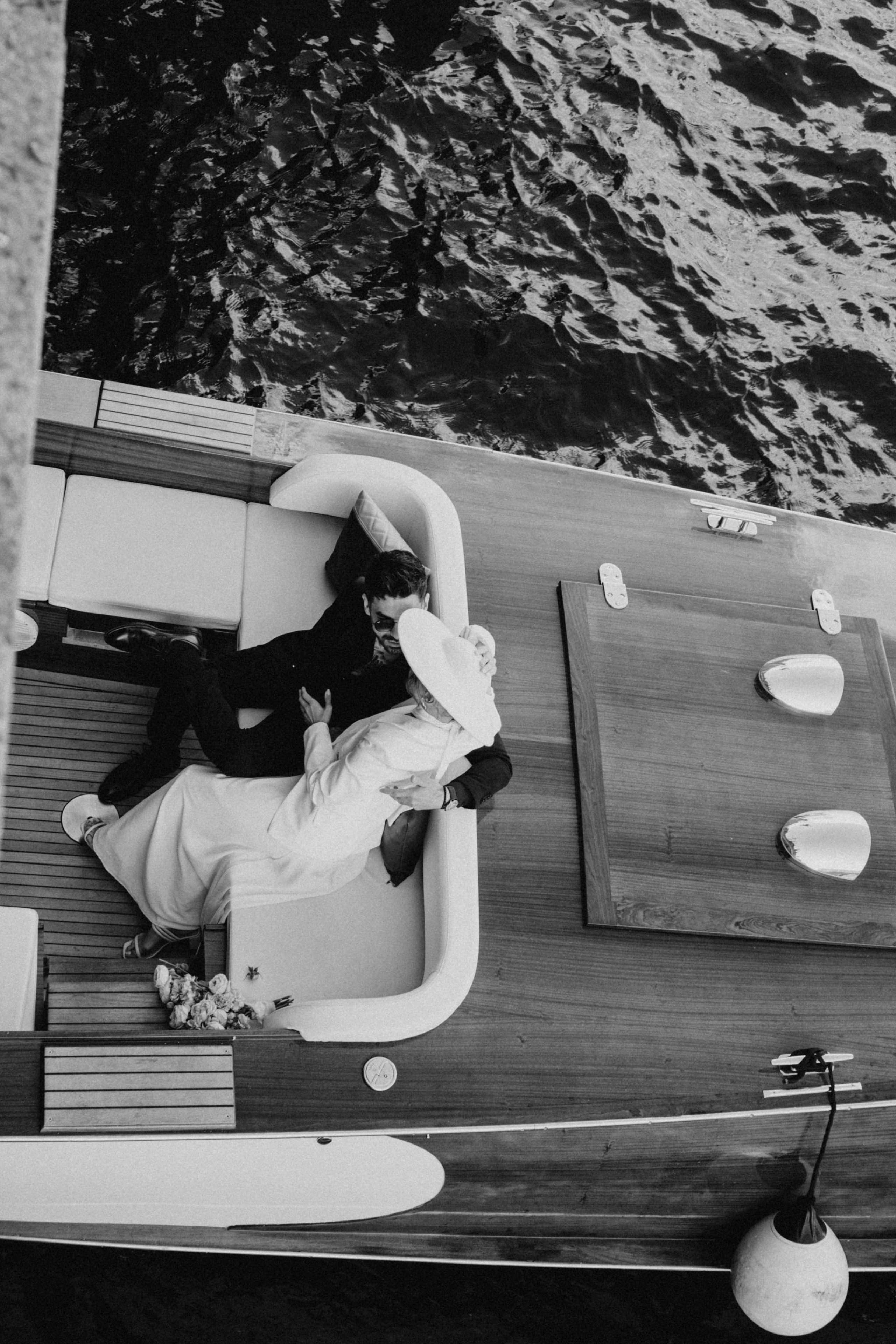 СВАДЕНБНАЯ СЬЕМКА НА КАТЕРЕ ПО КАНАЛАМ САНКТ-ПЕТЕРБУРГА И В АКВАТОРИИ НЕВЫ. Профессиональный фотограф, Санкт-Петербург — Виктория Богомолова