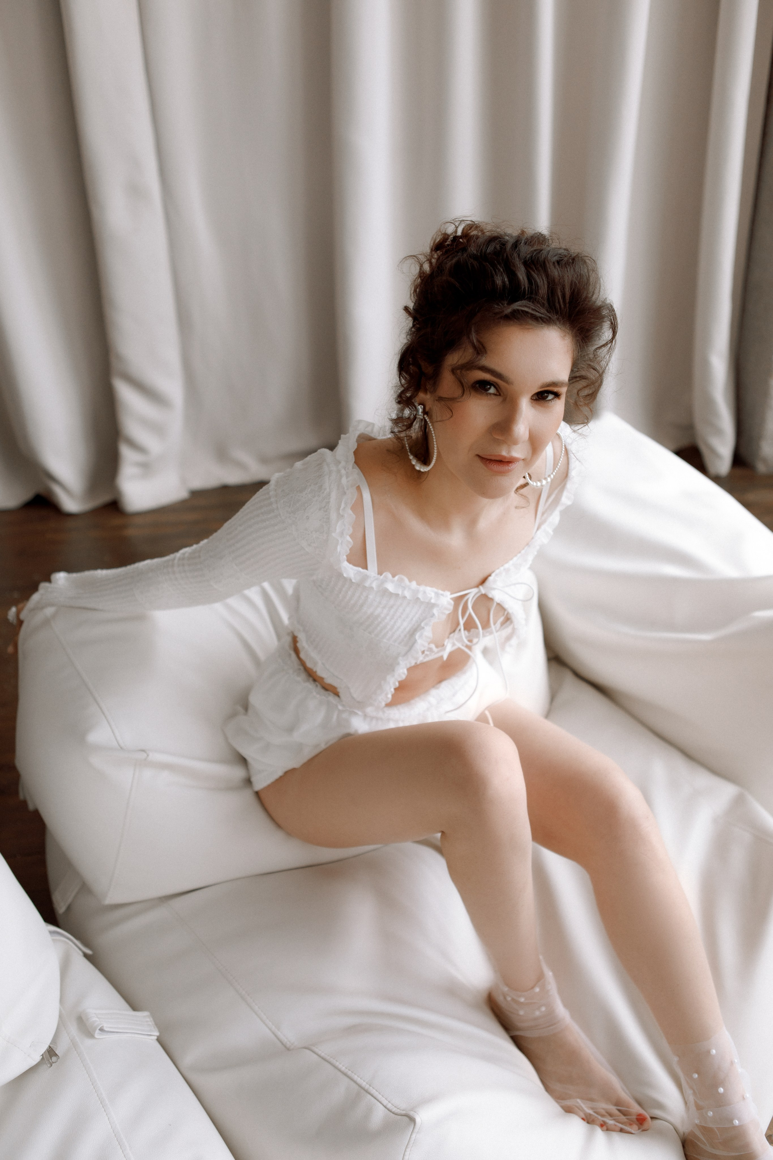 Валерия. Фотосессия с цветами+серия в ЧБ. Фотограф в Москве Ольга Сатони