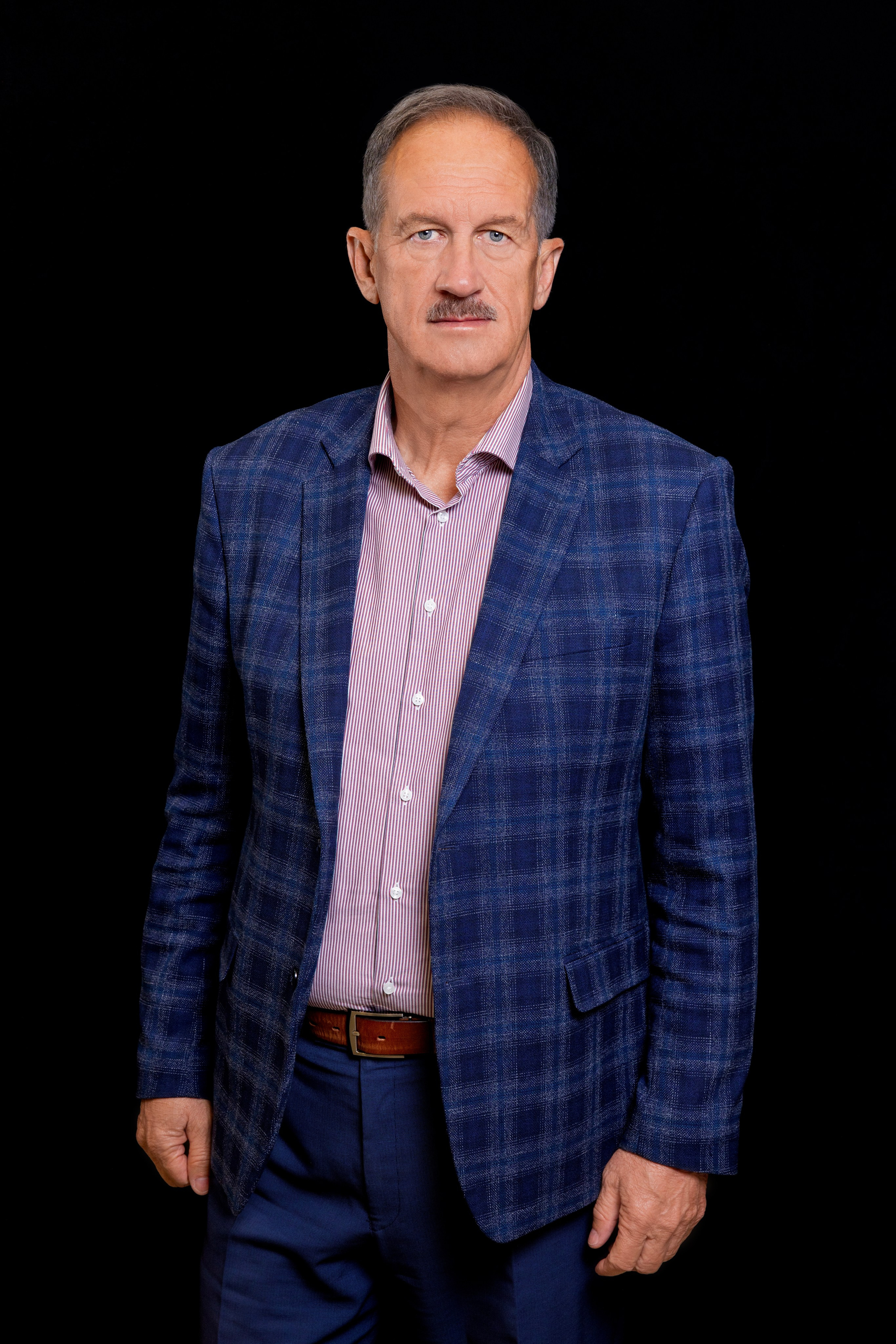 Деловой портрет директора винокуренного завода. Фотограф в Туле Крупский АнДРей. Фотостудия «КАДР71» в Туле