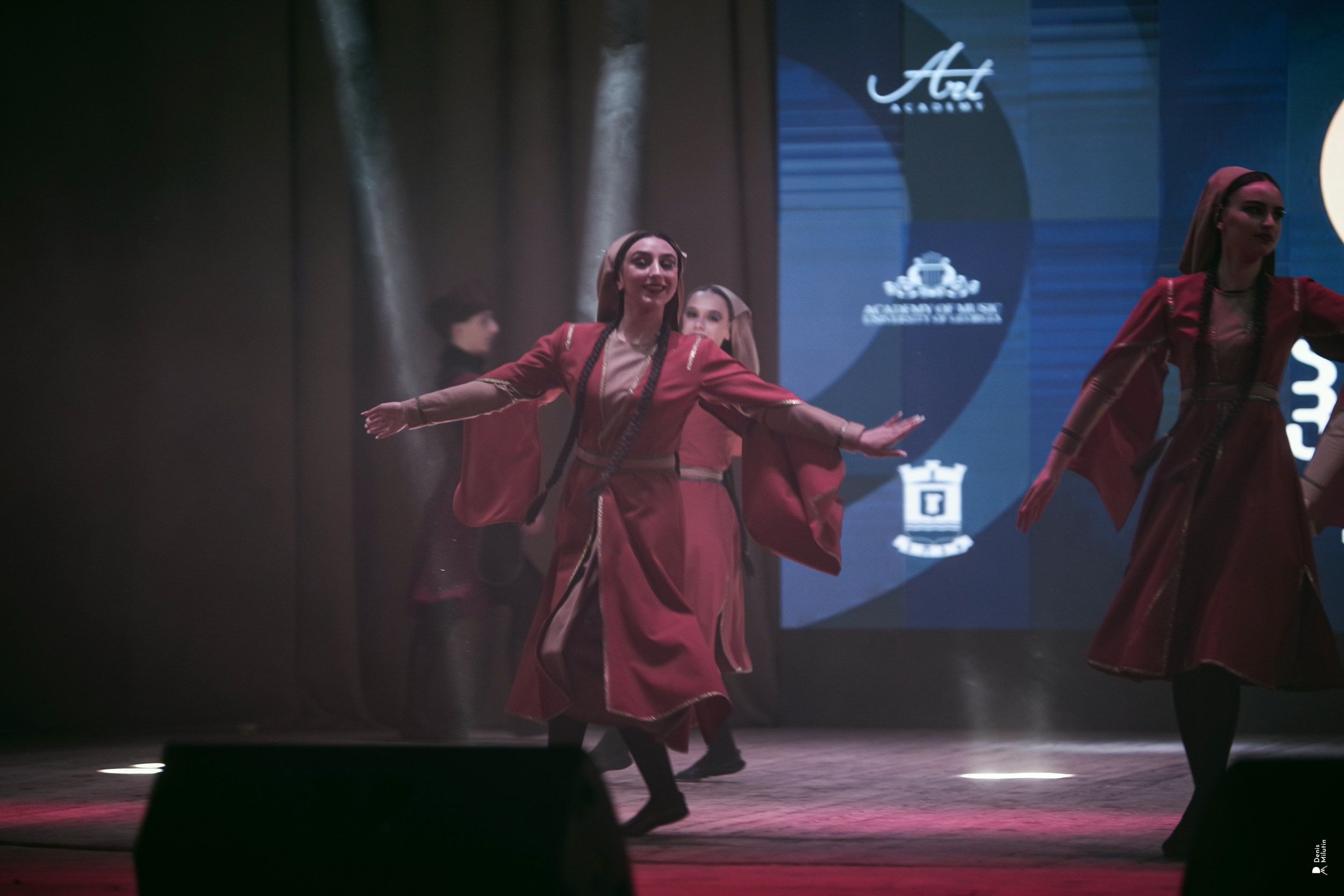 Танцы в Хоби. Портретный фотограф Денис Милютин