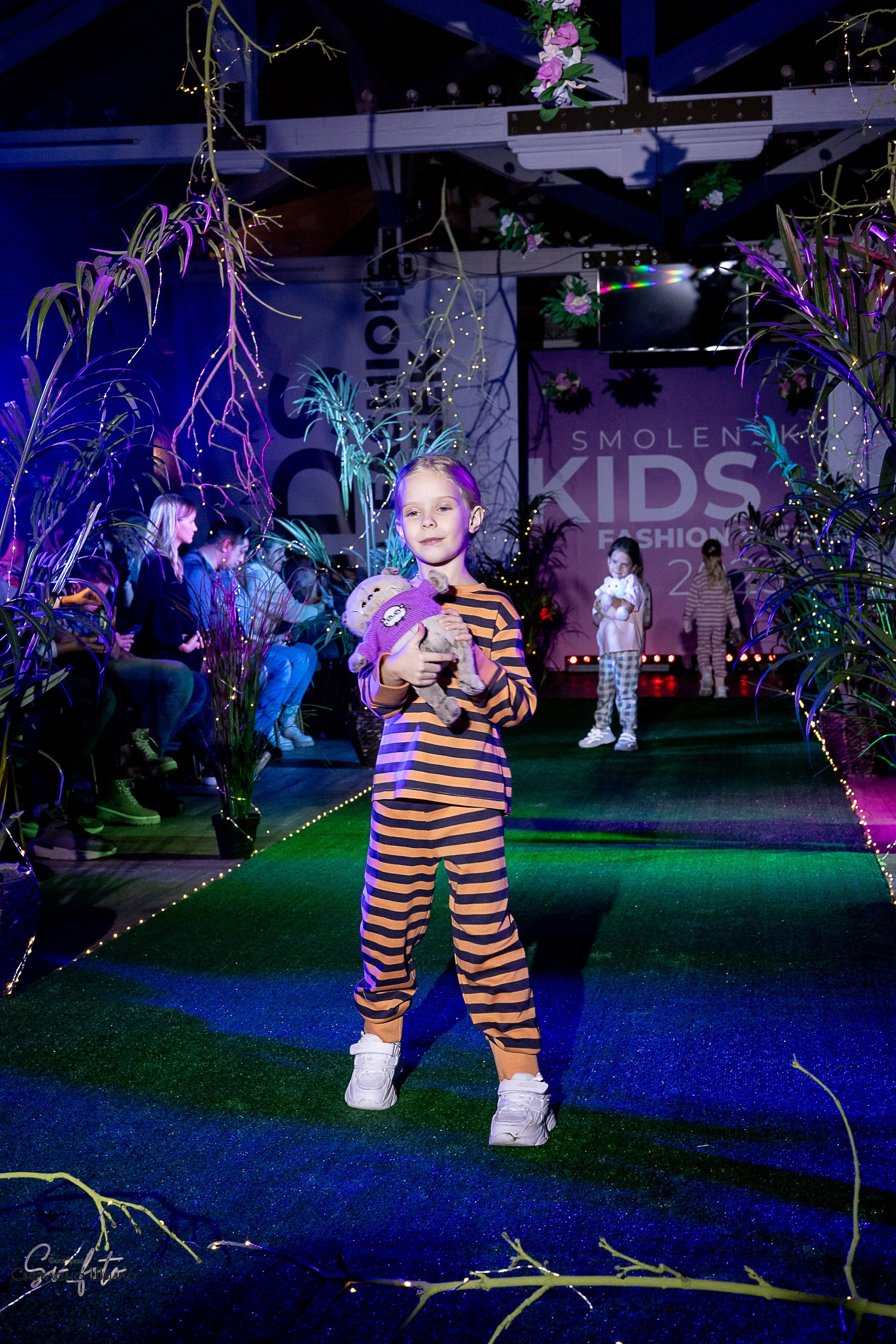 Smolensk Fashion Week_показы_ДЕНЬ 3_ФИНАЛ_Алиса в стране чудес. Главная