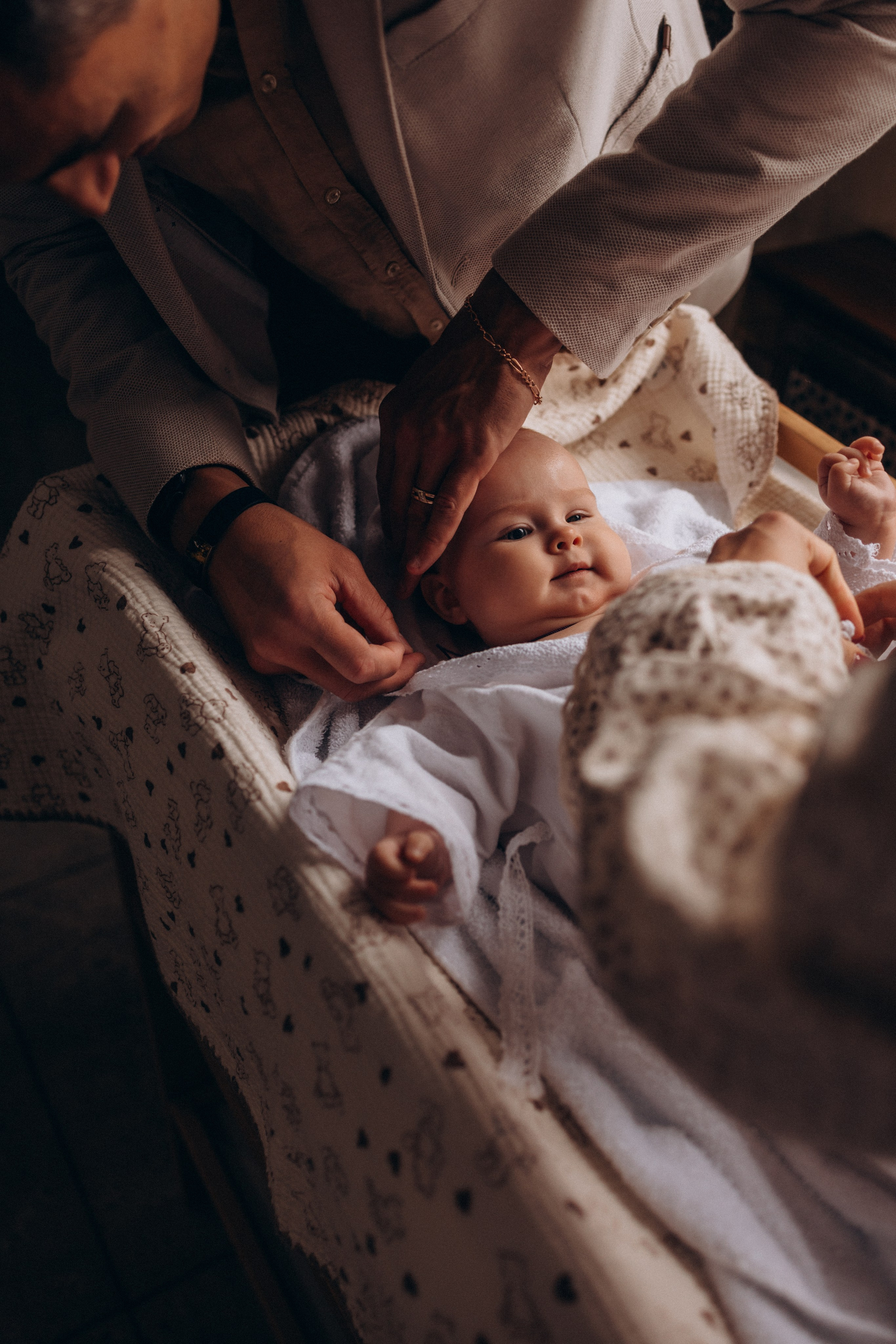 Таинство крещения Ники Церковь Всех Святых, в Земле Российской просиявших, в Новокосино. Семейный и женский фотограф в Москве Коновалова Олеся