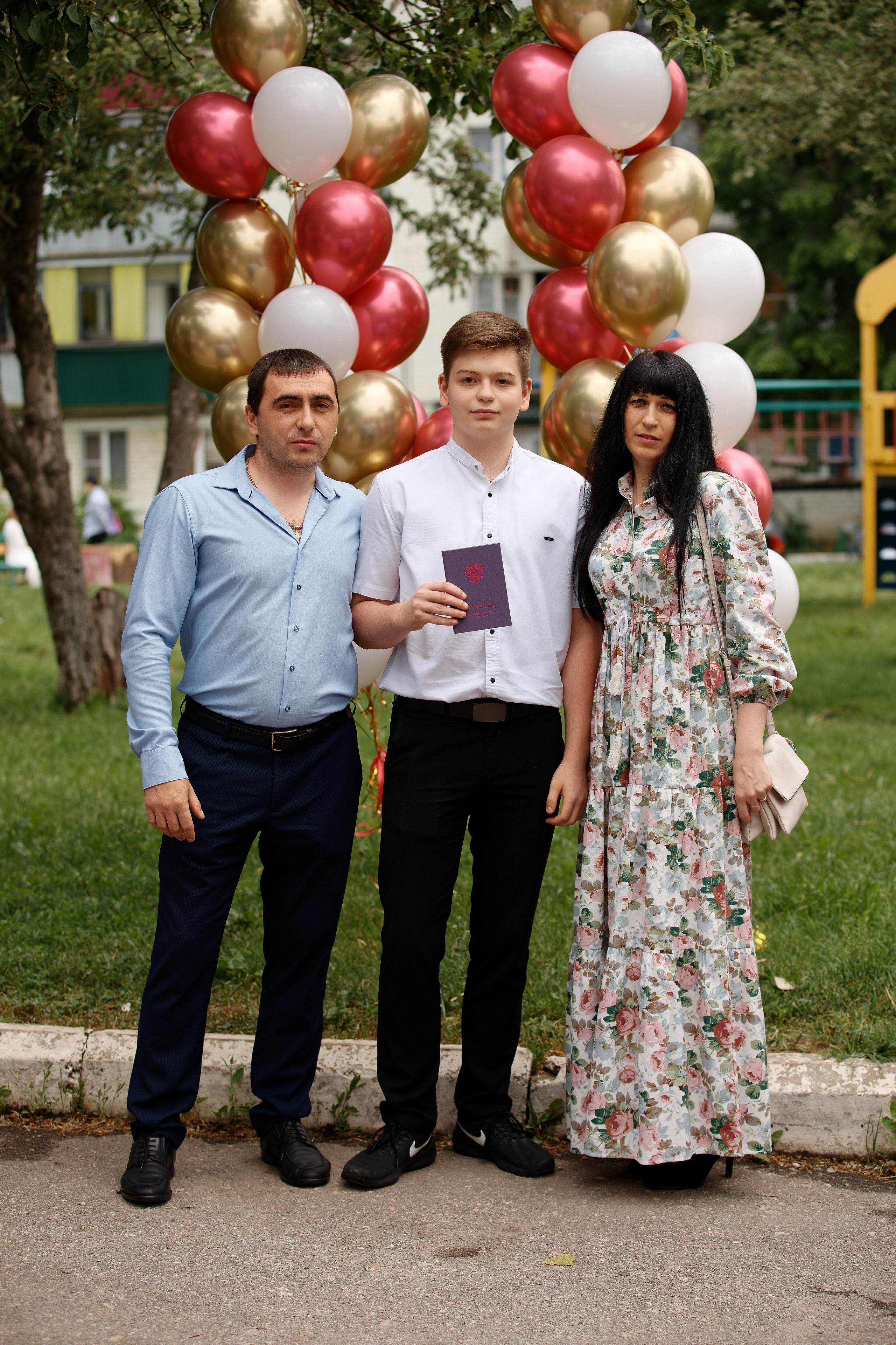 Вручение аттестатов Школа № 57. Семейный фотограф — Макс Белогрудов