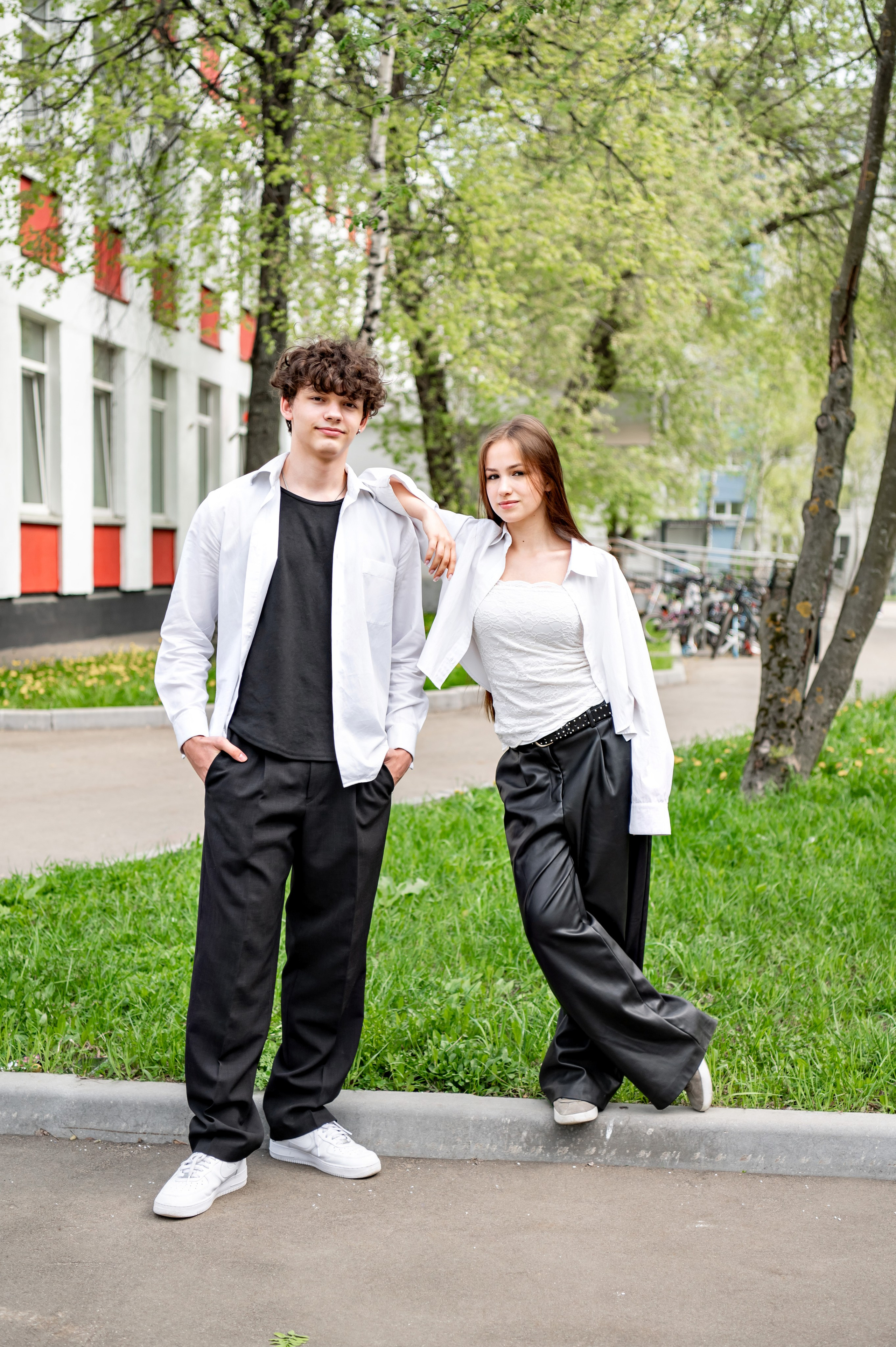 Фотосессия в классе и на территории школы. 9-М класс Школа 1568. Детский и семейный фотограф г. Москва Оксана Катаджи