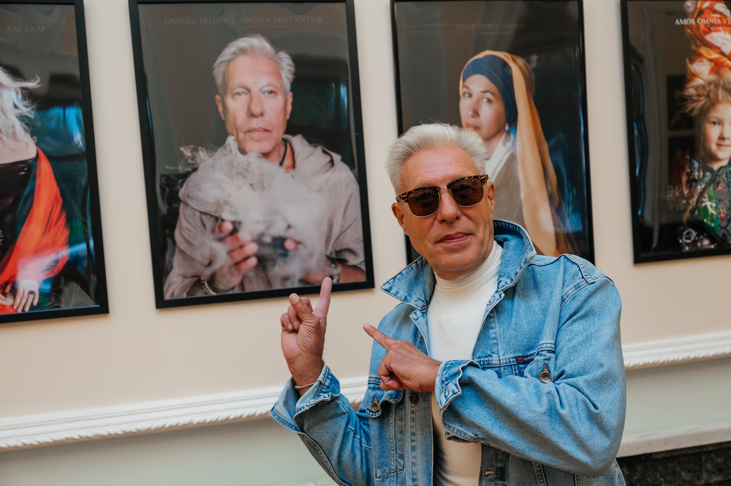 Открытие выставки Кати Васильевой в Молодежном театре. Wedding and family photographer USA