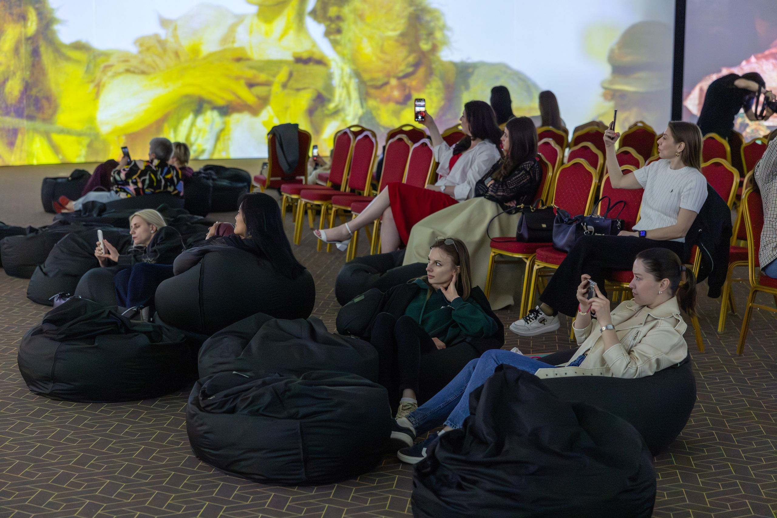 Репортажа съемка. Выставка Репина. Фотограф Максим Калинченко