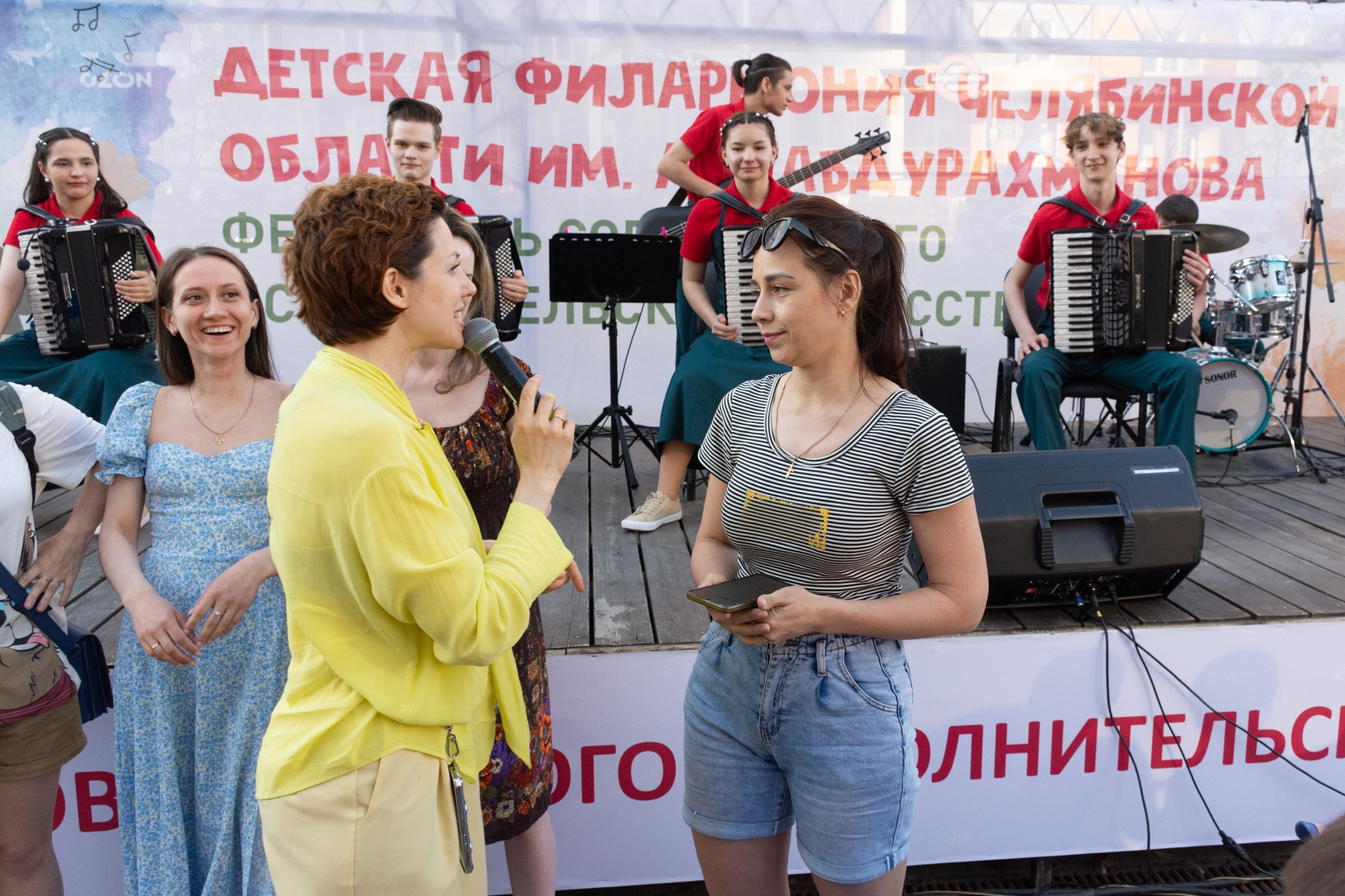 Фестиваль современного исполнительского искусства (Сквер Академ Риверсайд). Фотограф Максим Буряк