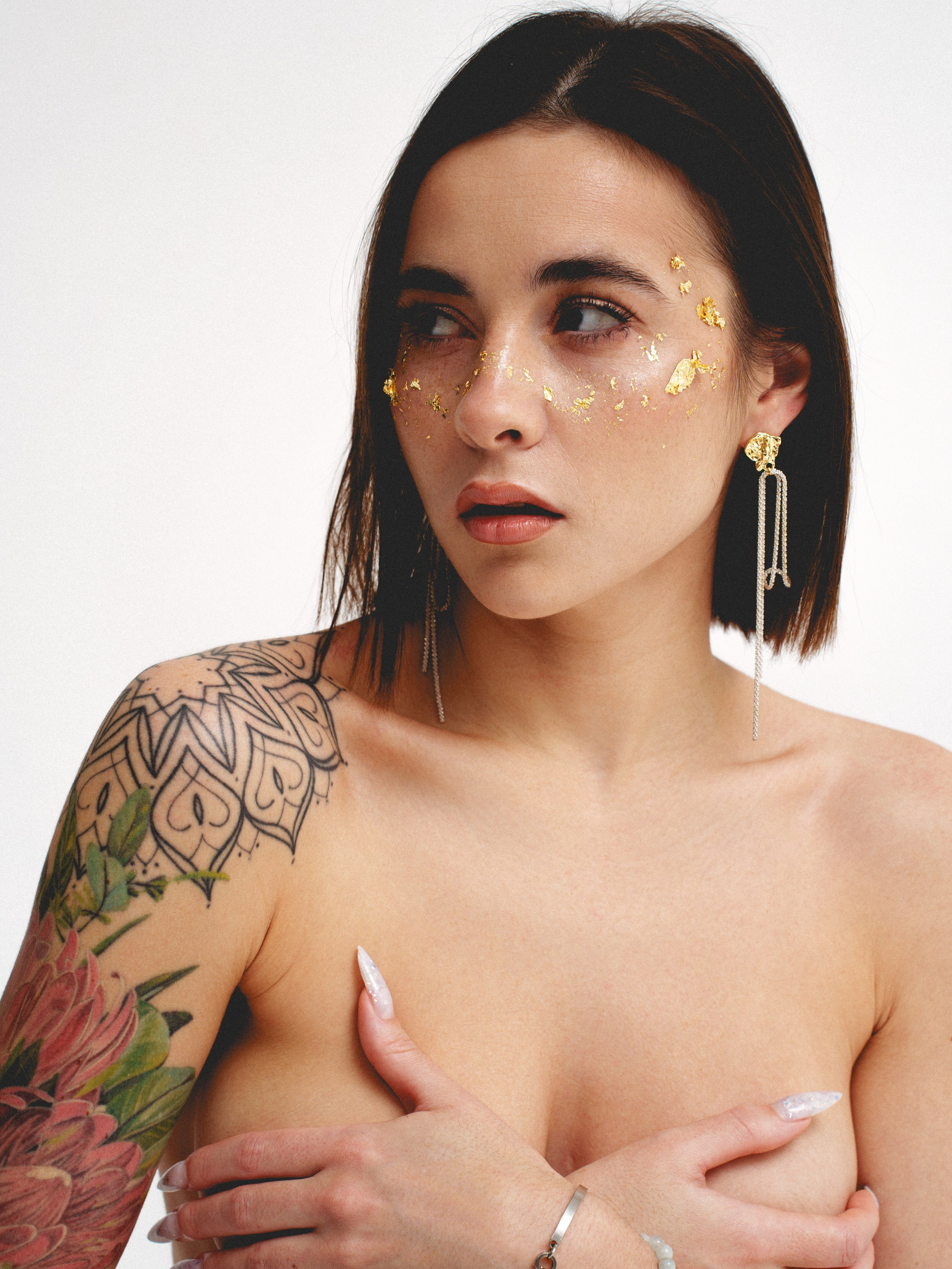 В красных колготках. Иван Упоров — фотограф, рилсмейкер чебоксары